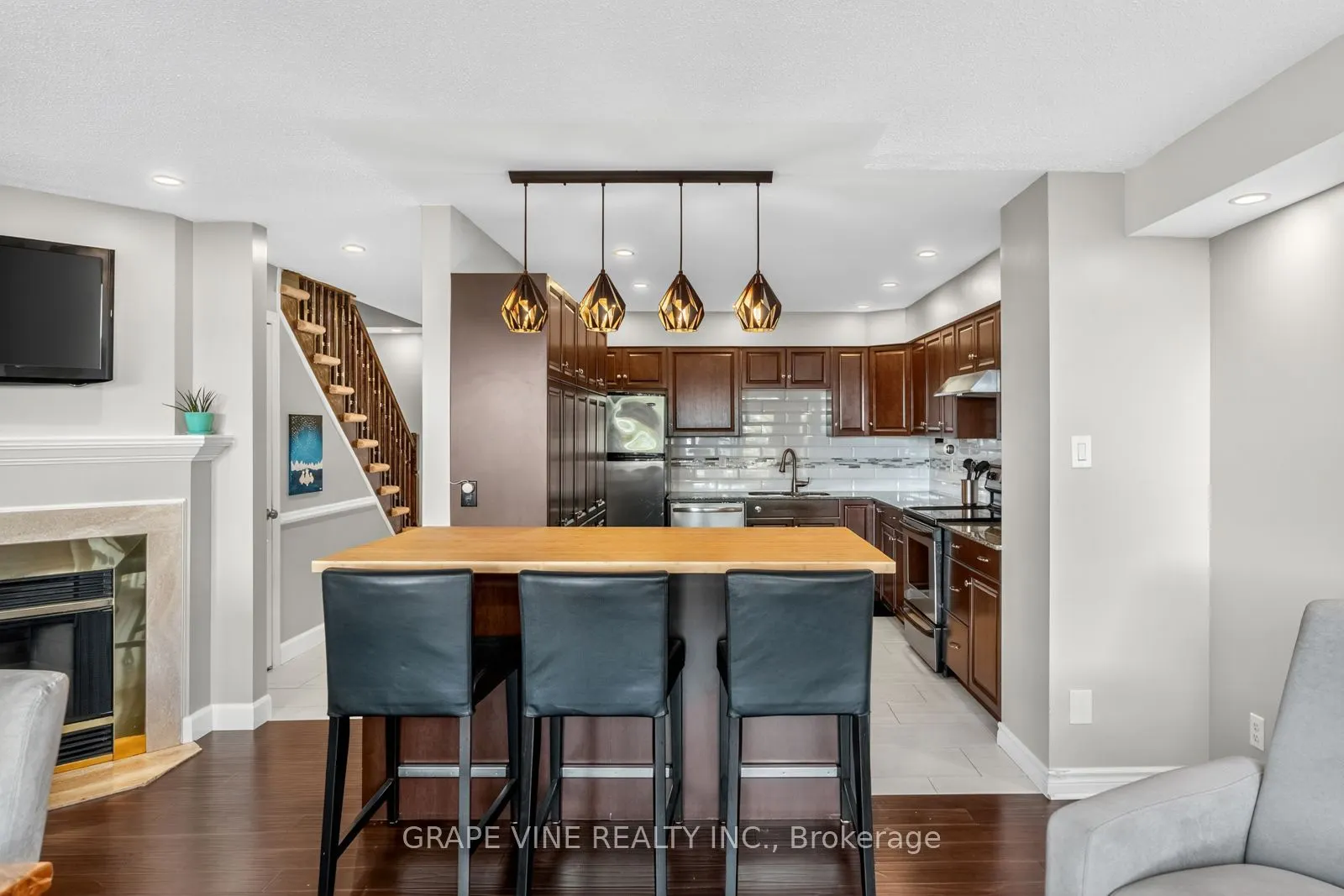 204 Hunterswood Crescent