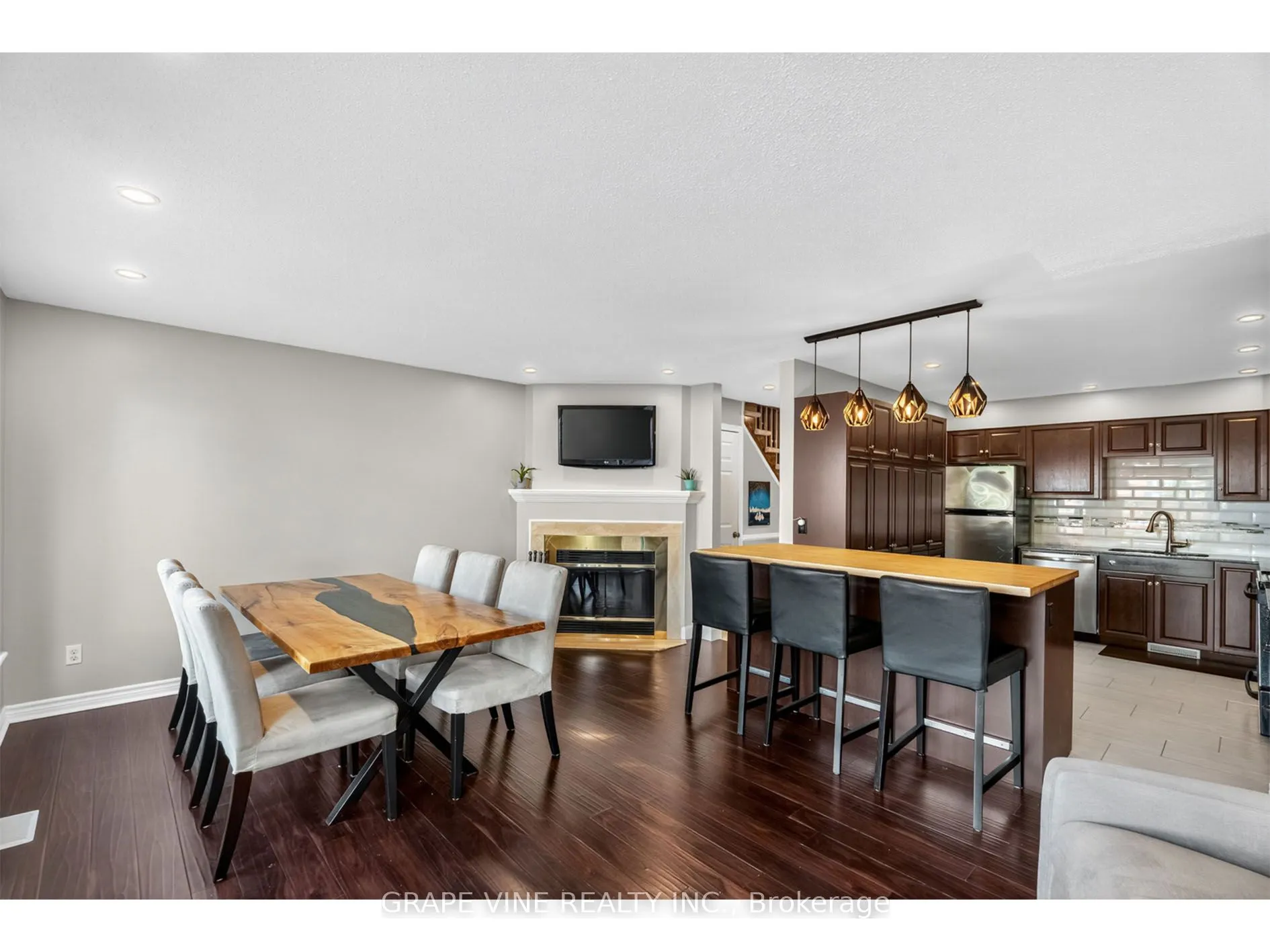 204 Hunterswood Crescent