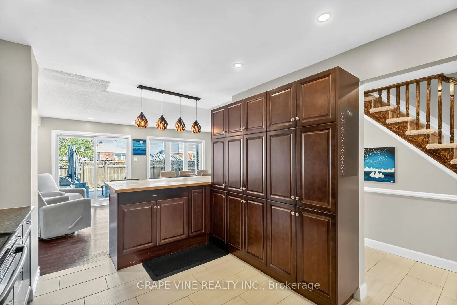 204 Hunterswood Crescent