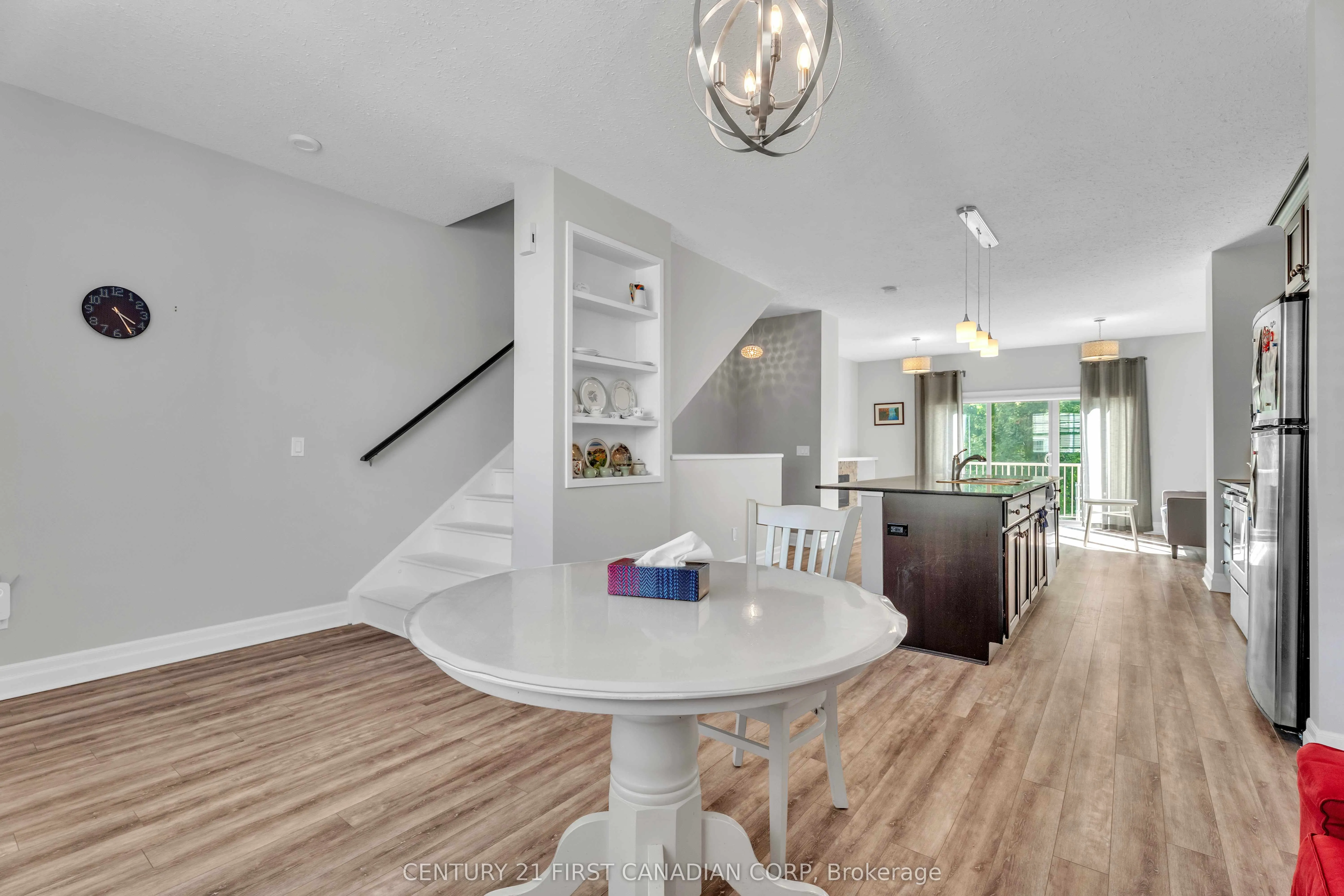 1850 Beaverbrook Avenue, #8