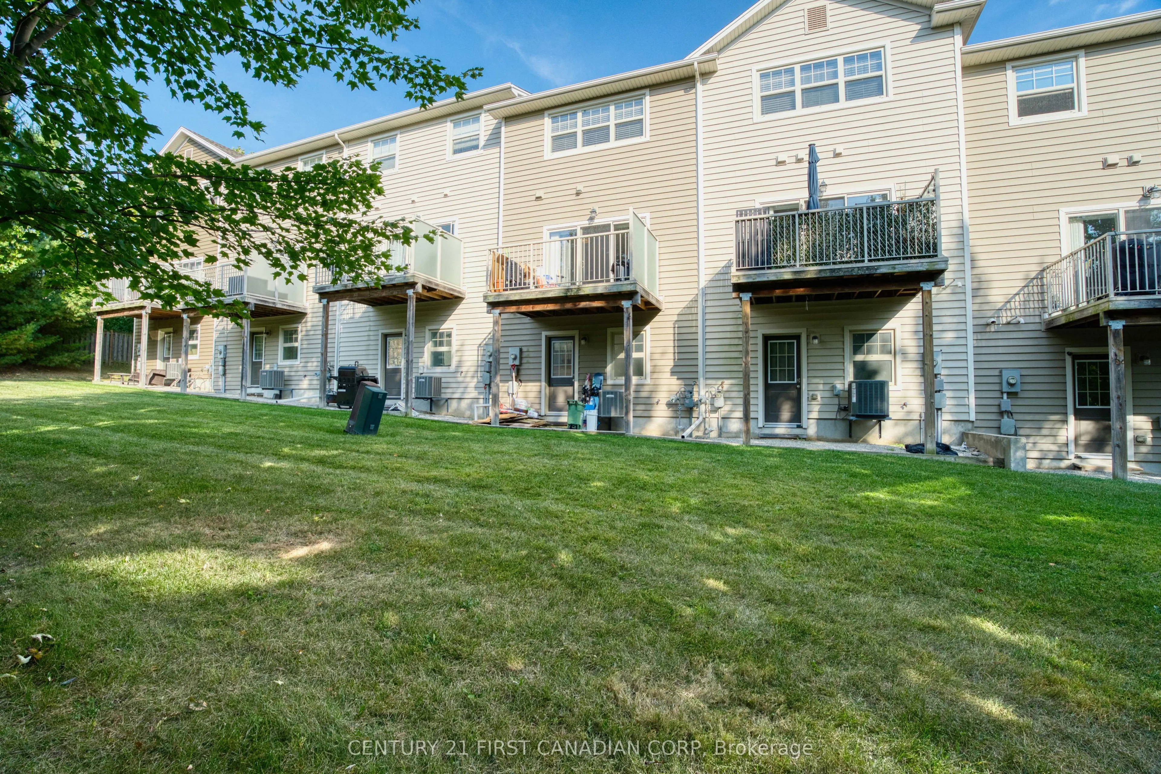 1850 Beaverbrook Avenue, #8