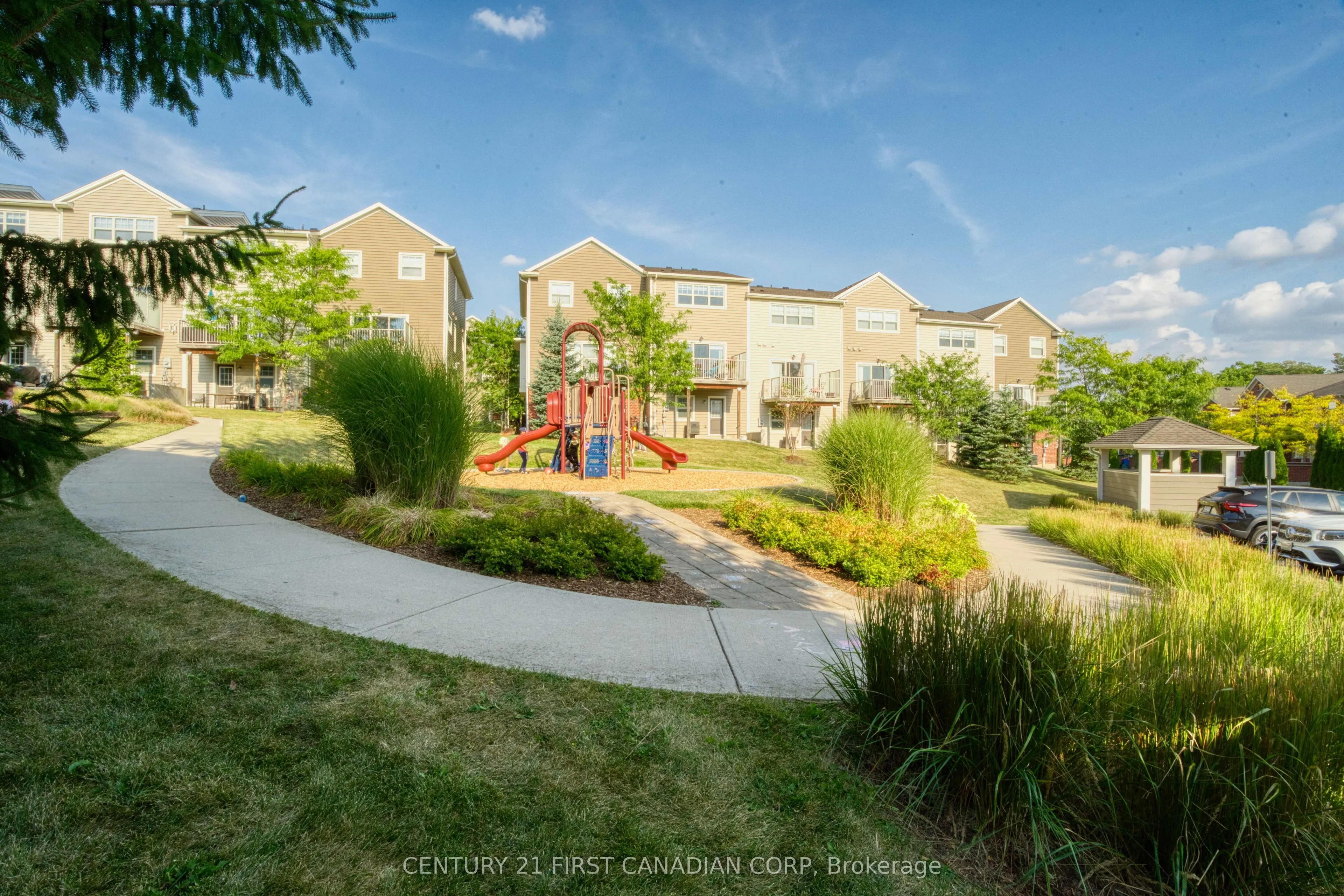 1850 Beaverbrook Avenue, #8