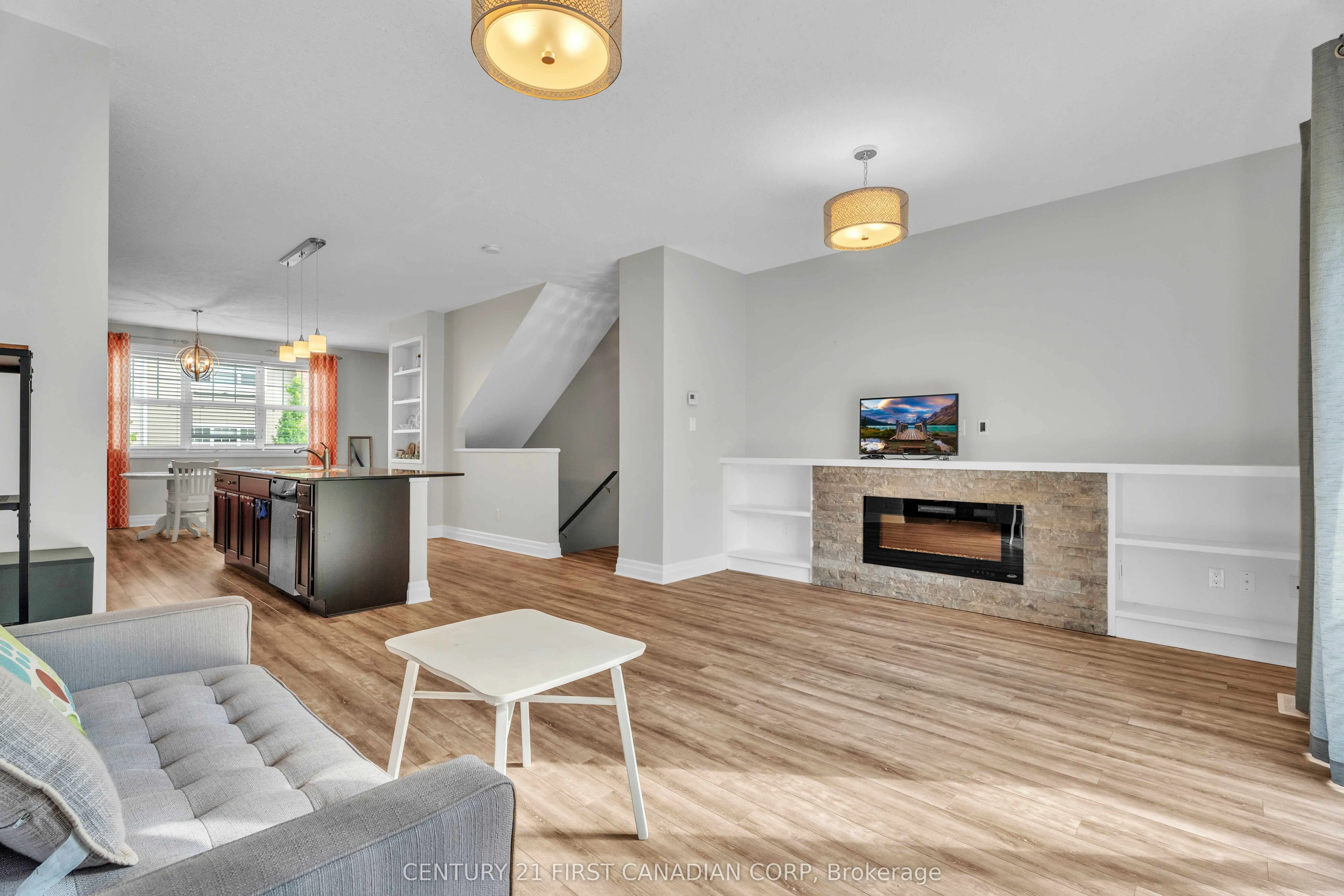 1850 Beaverbrook Avenue, #8