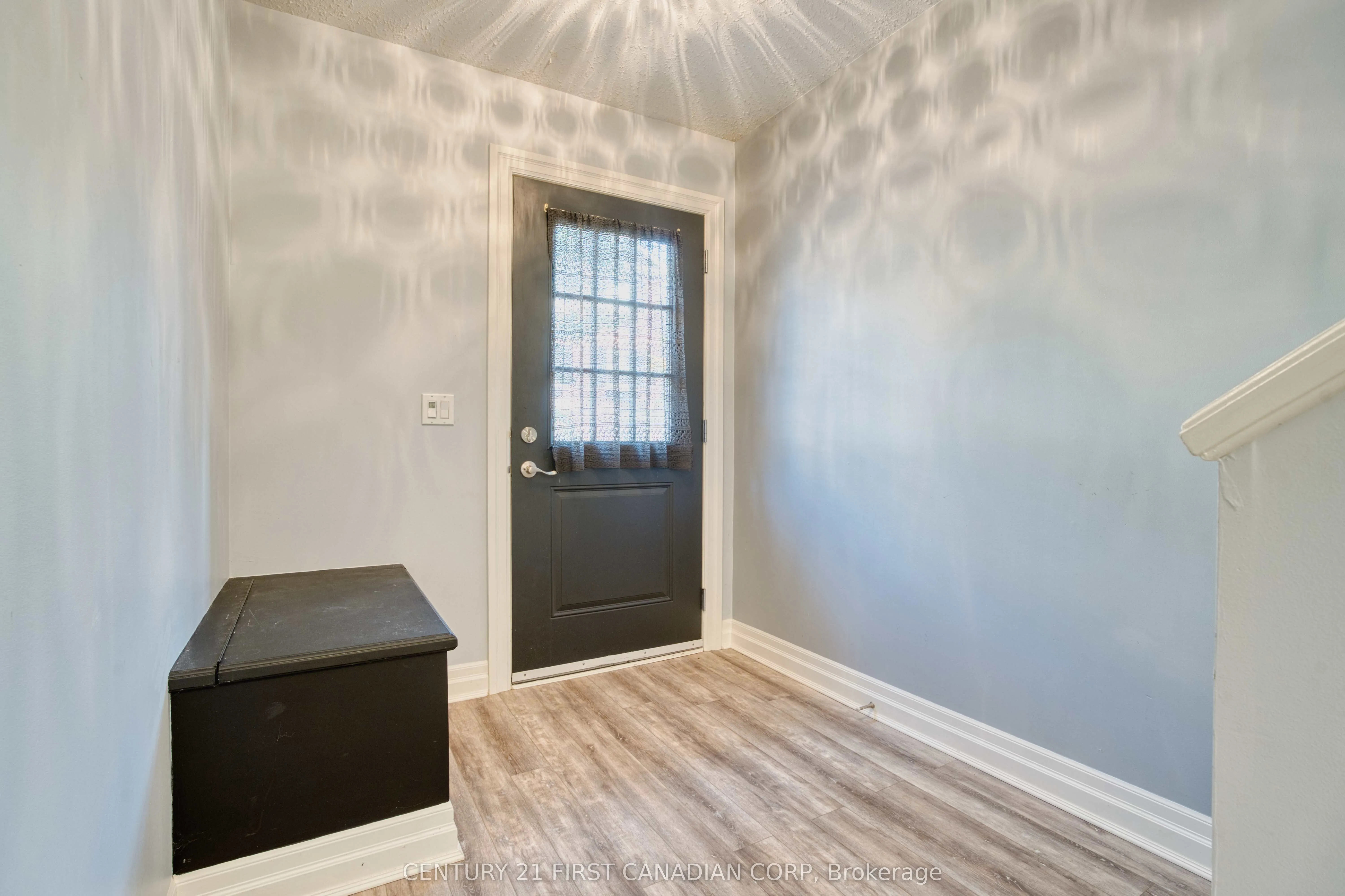 1850 Beaverbrook Avenue, #8