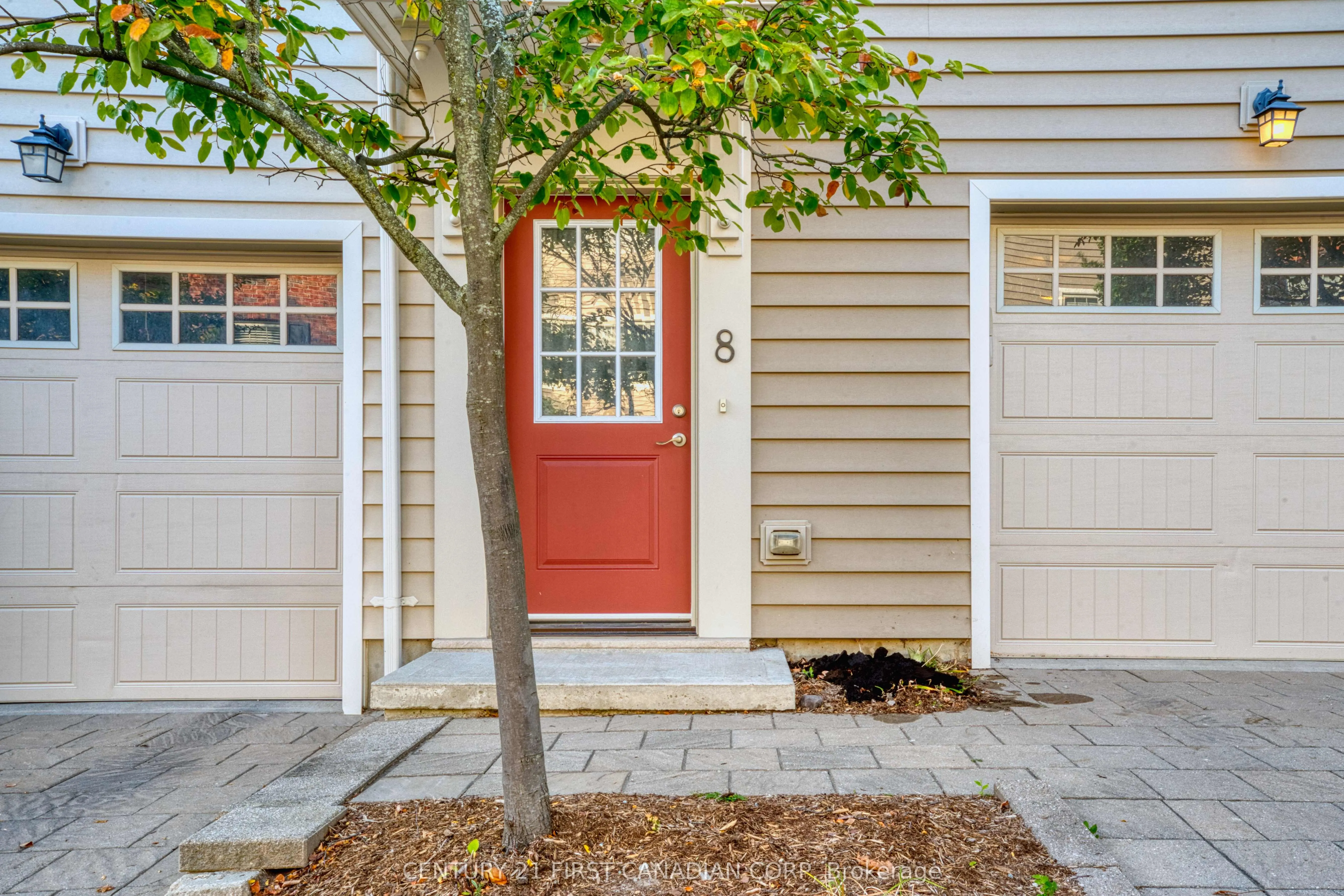 1850 Beaverbrook Avenue, #8