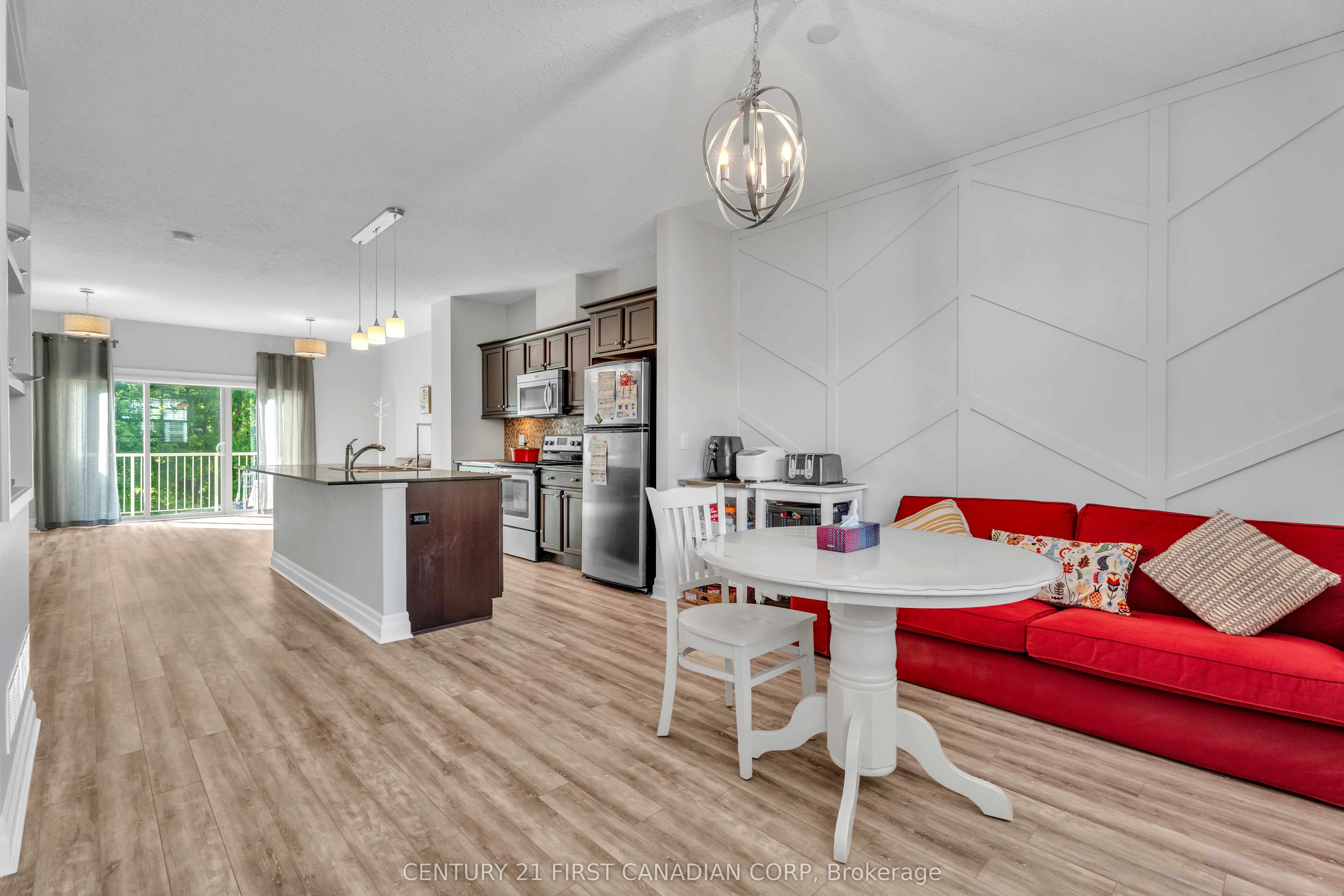 1850 Beaverbrook Avenue, #8