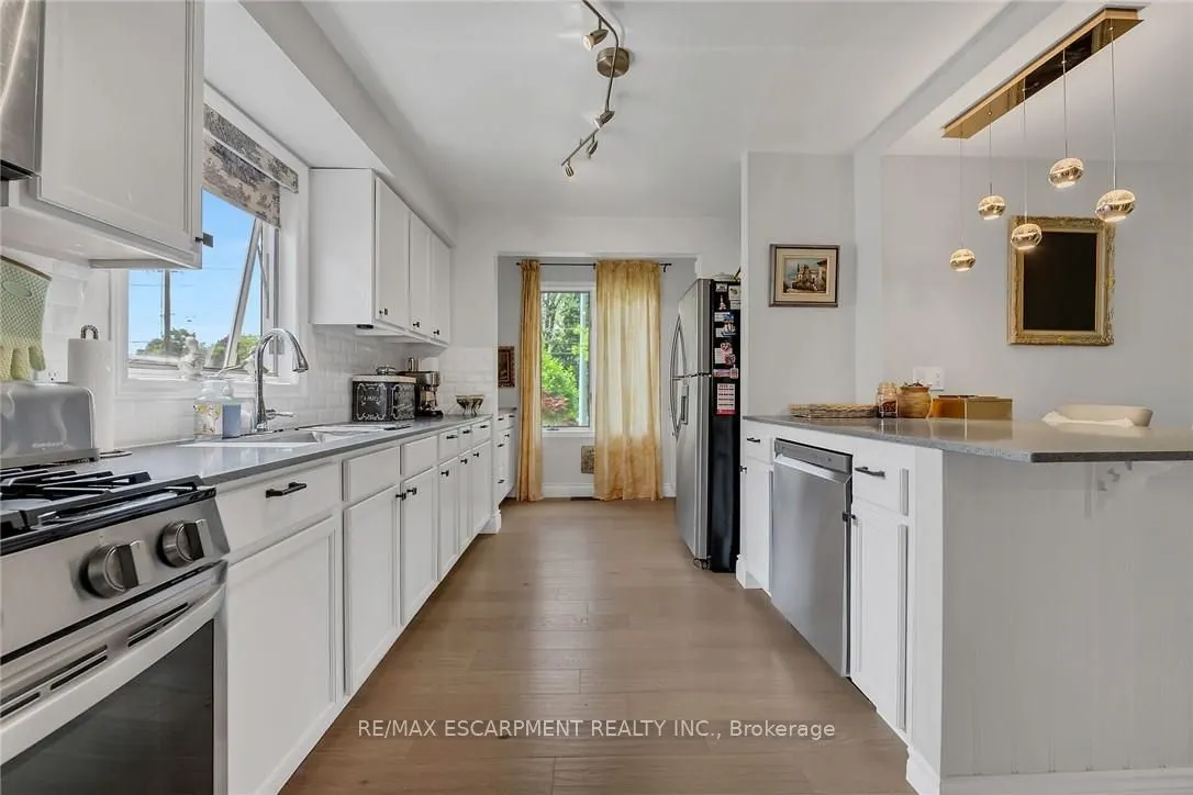 148 LAKESHORE Road