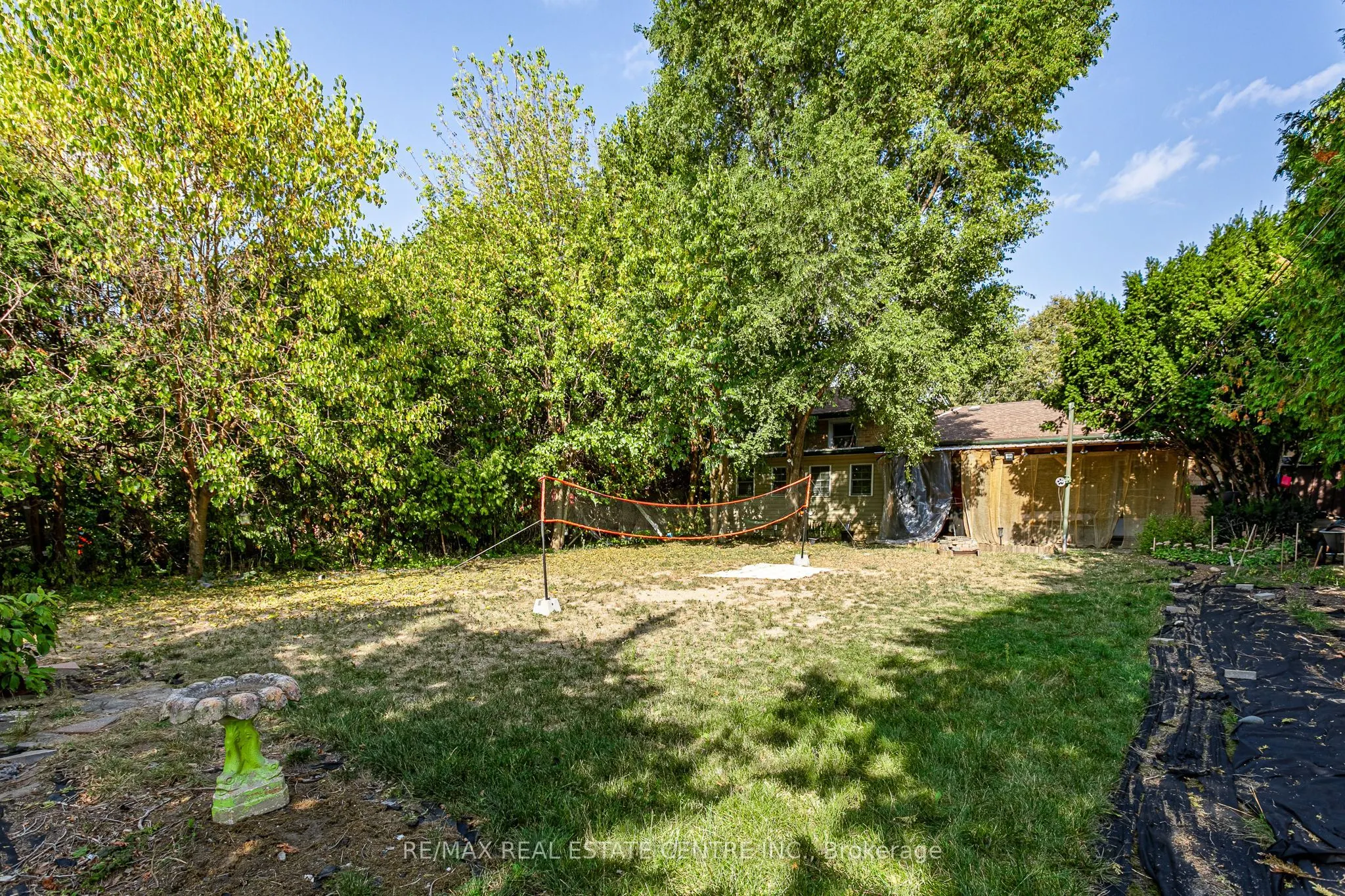 1235 TOUKAY Crescent