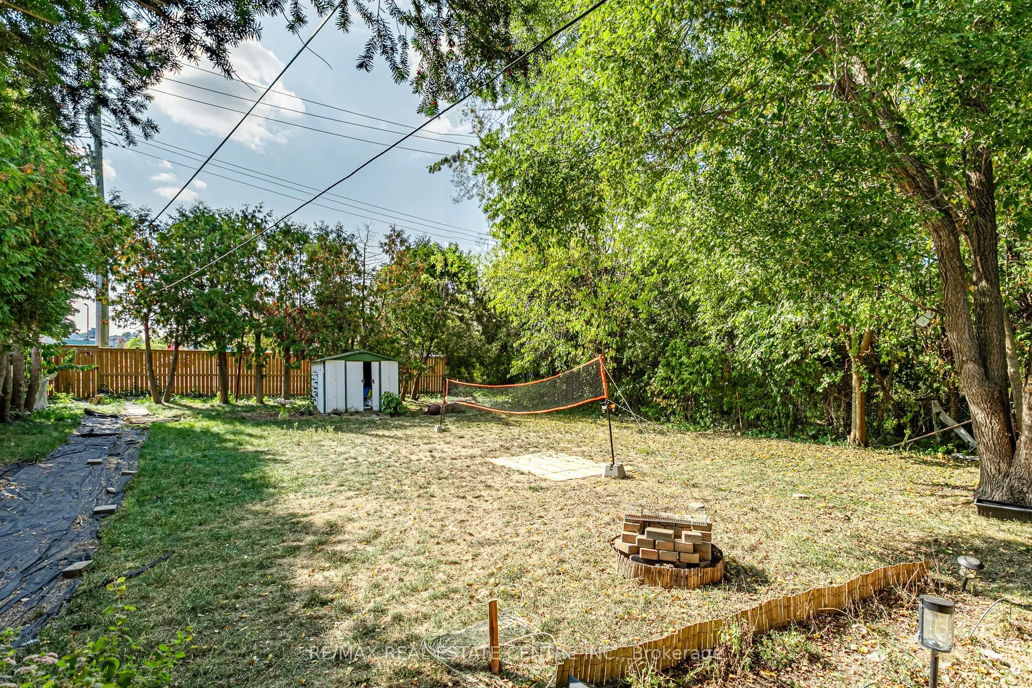 1235 TOUKAY Crescent
