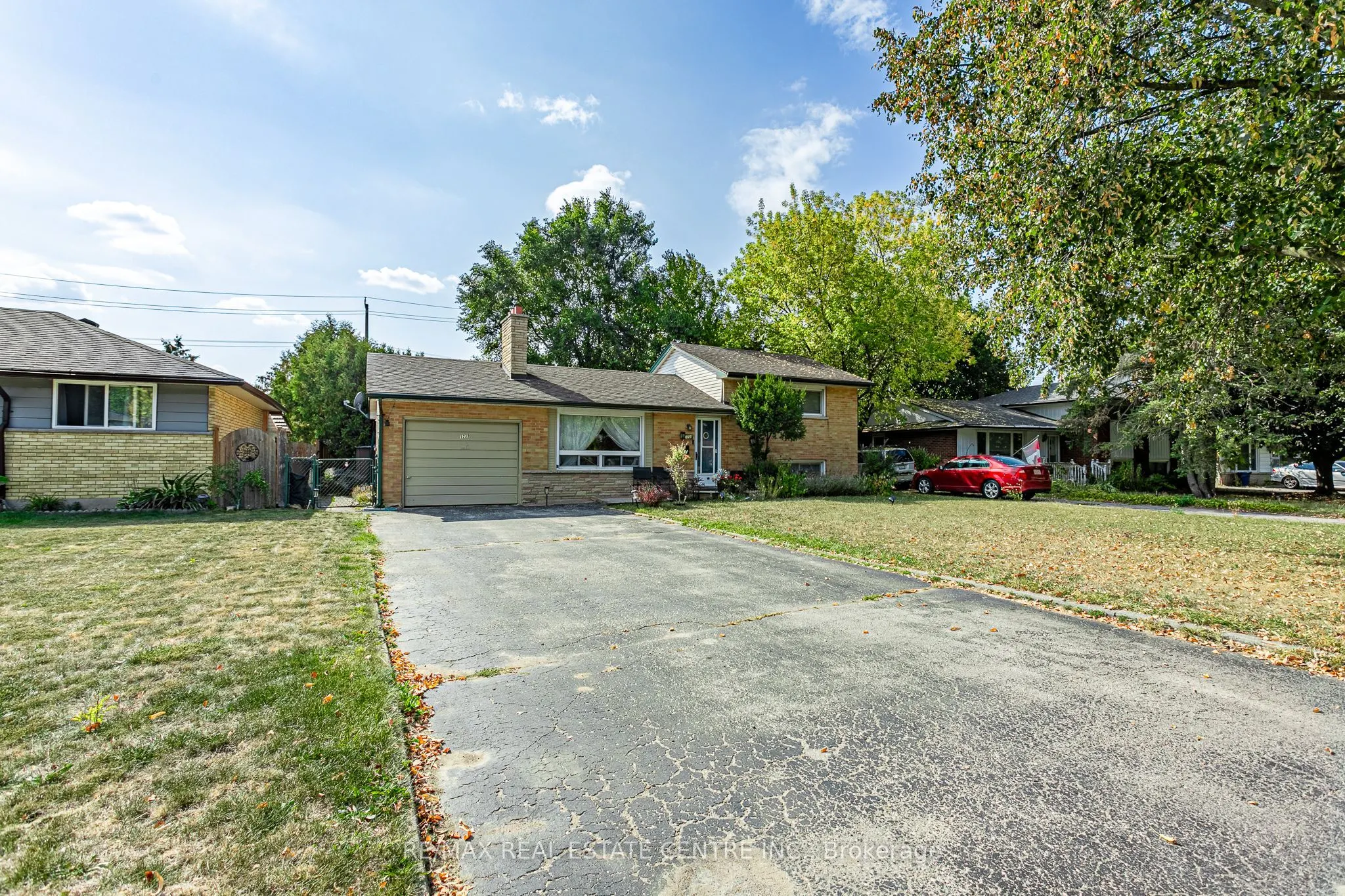 1235 TOUKAY Crescent