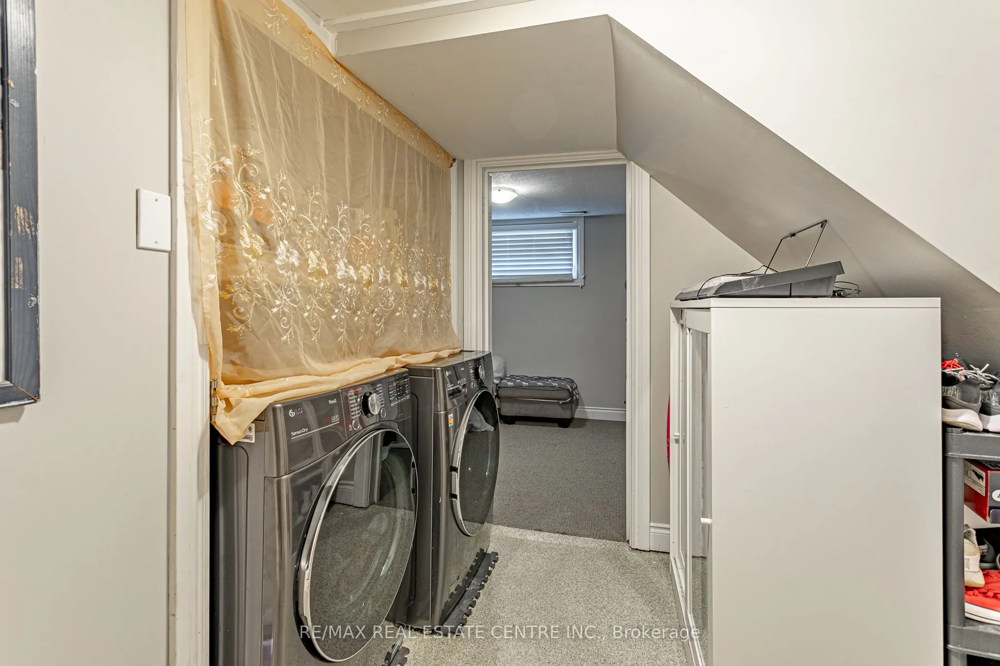 1235 TOUKAY Crescent