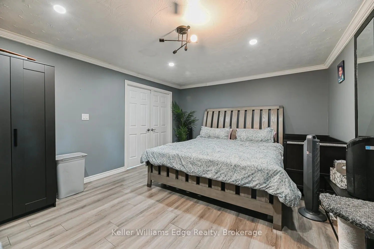 282 Book Road E