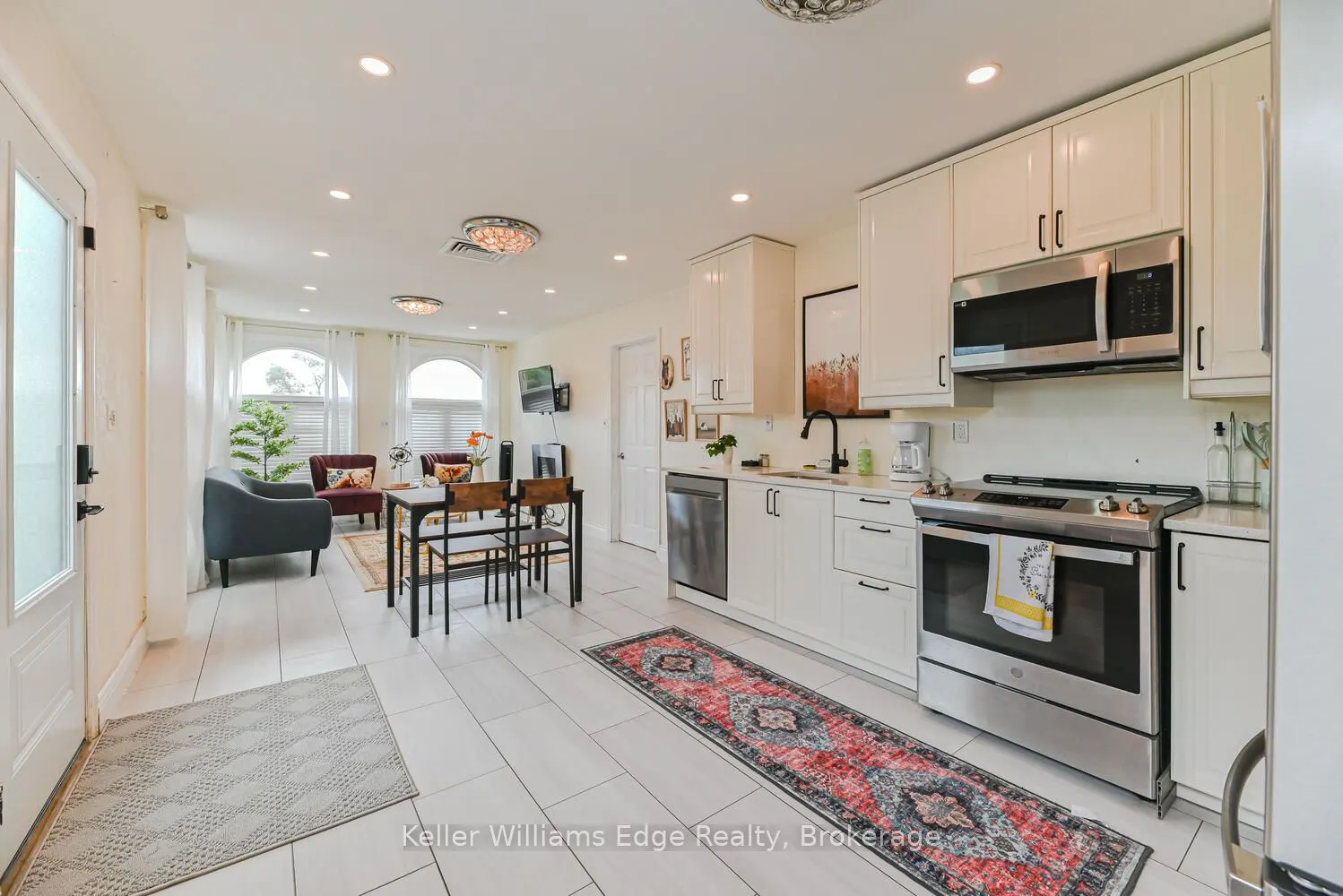 282 Book Road E