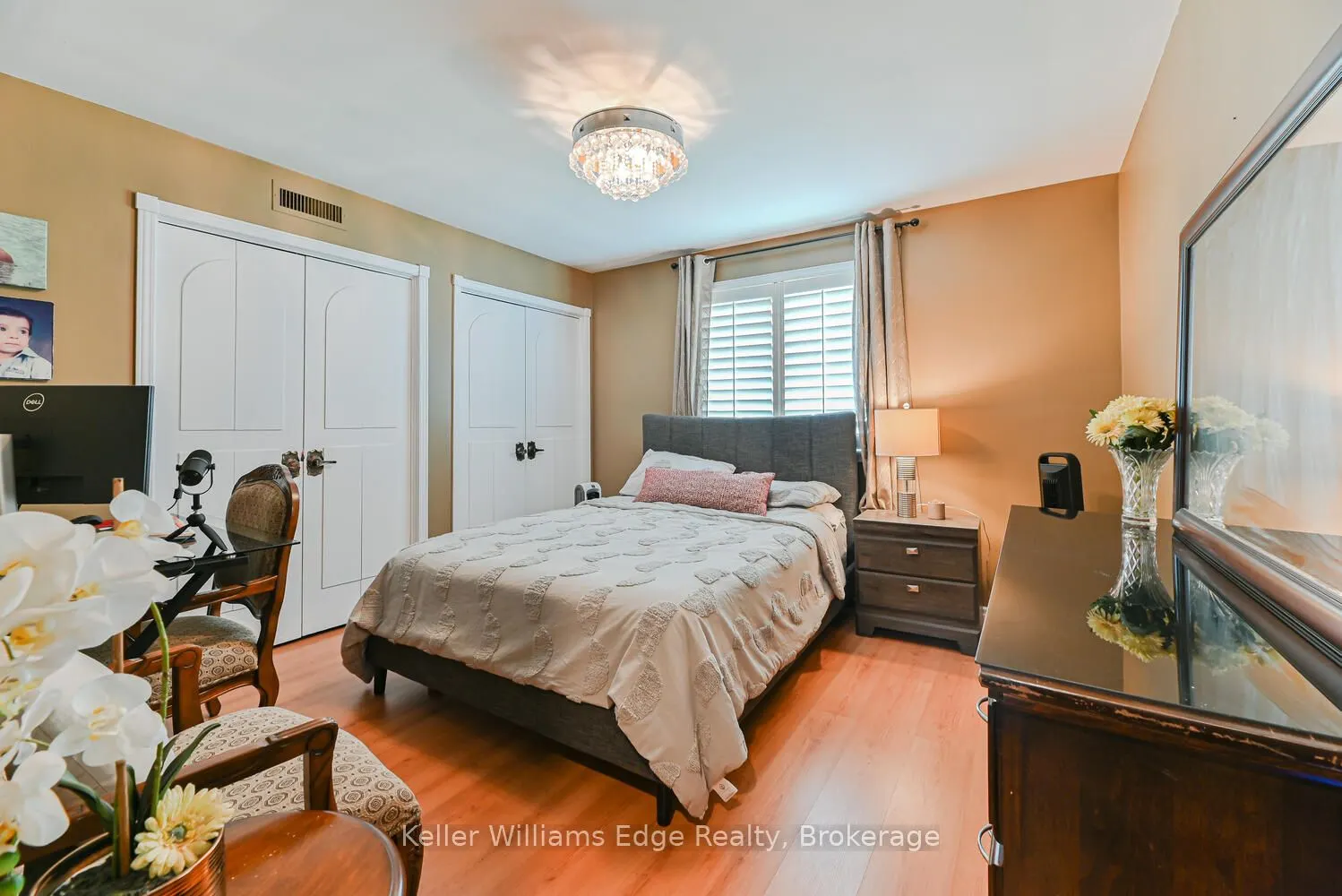 282 Book Road E