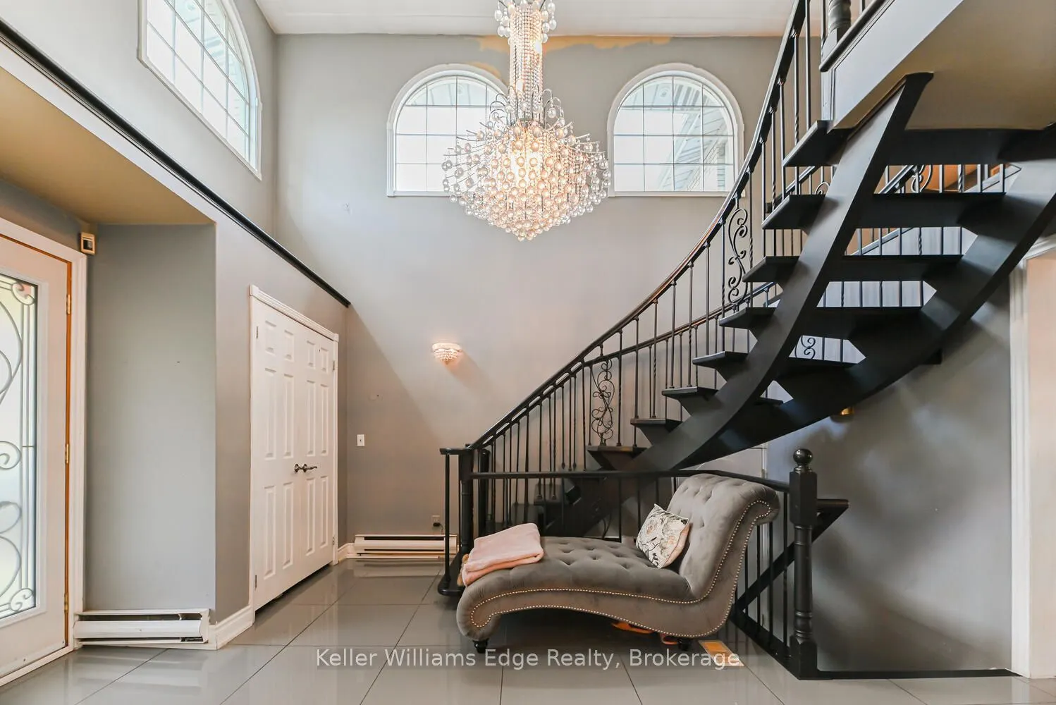 282 Book Road E