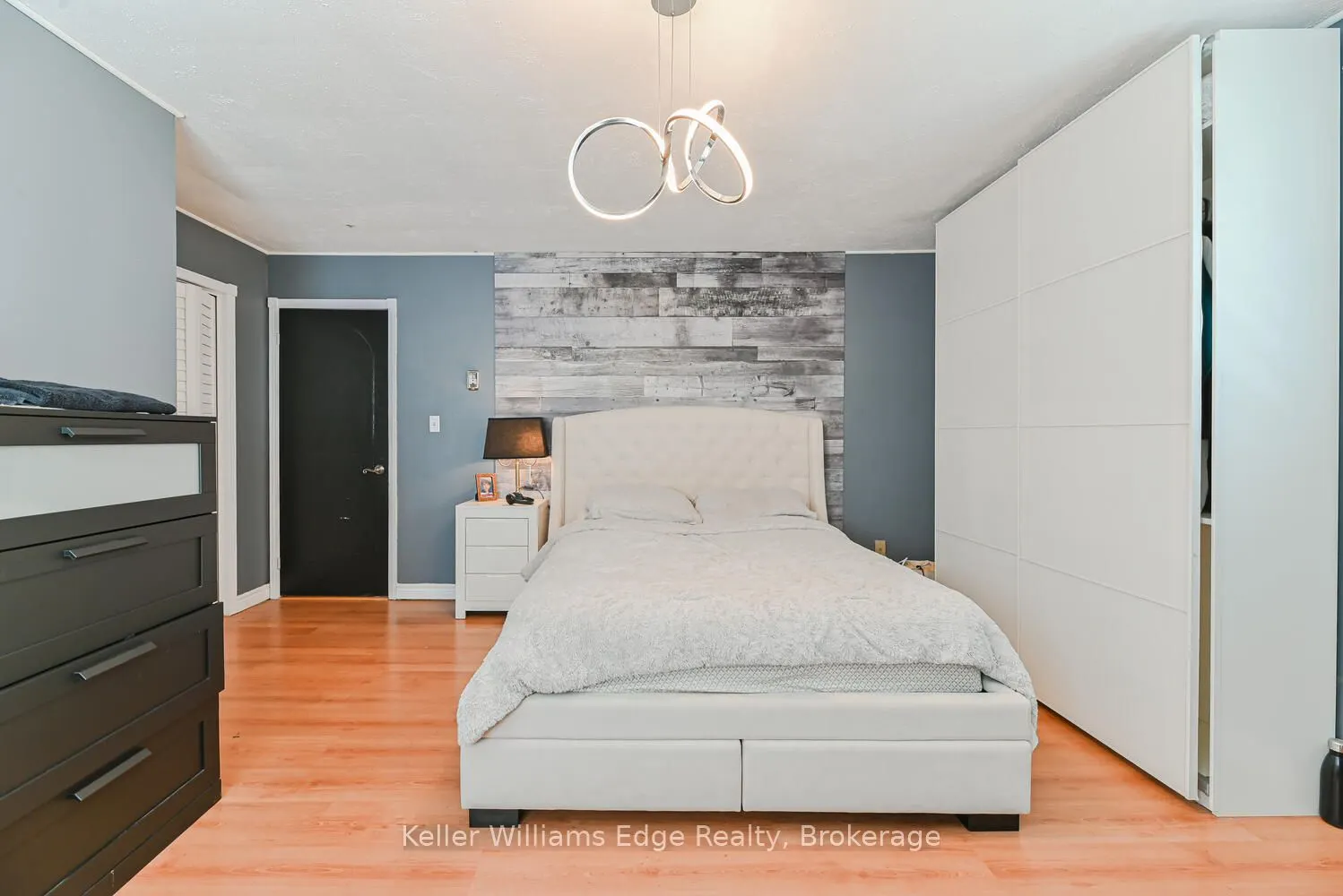 282 Book Road E