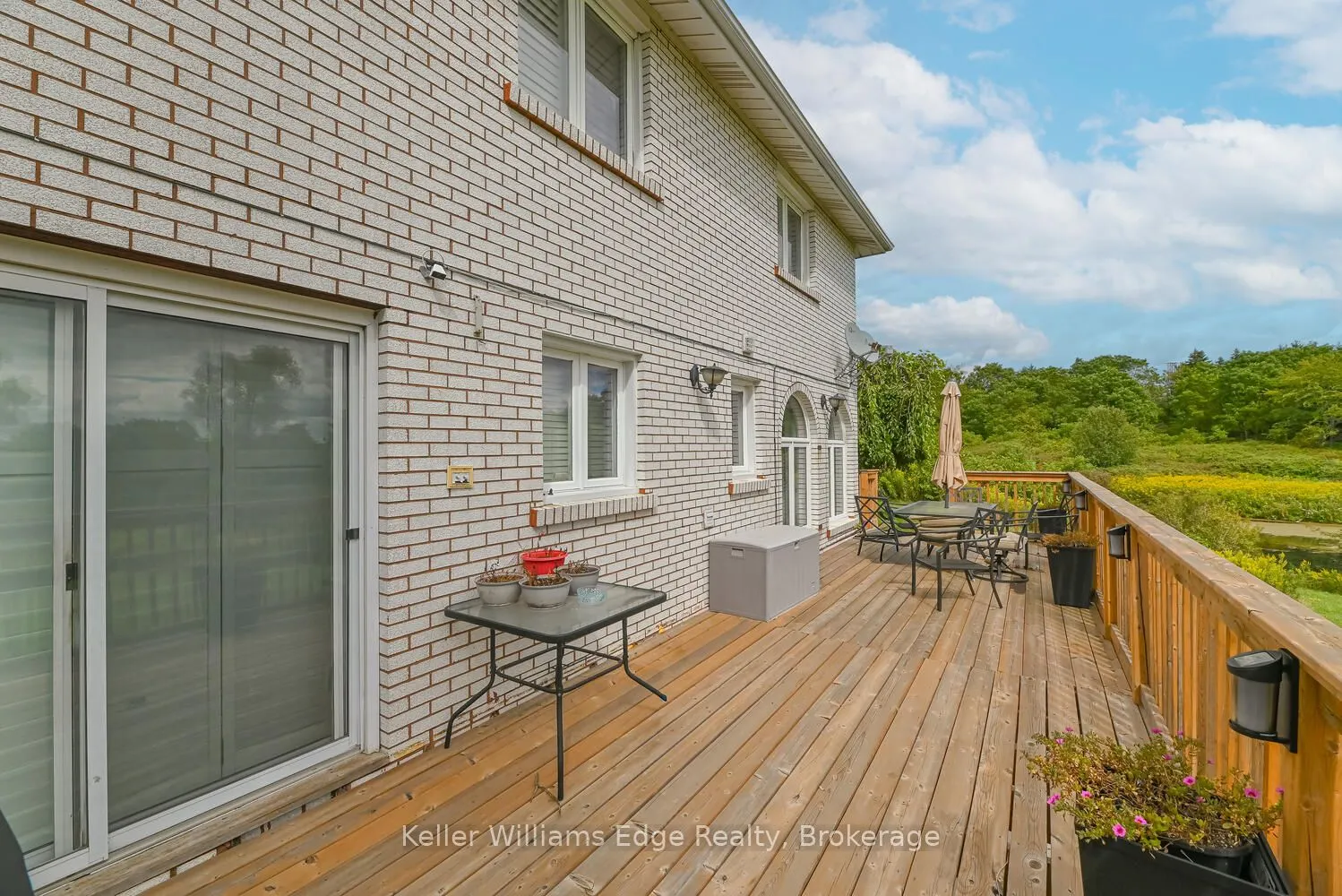 282 Book Road E