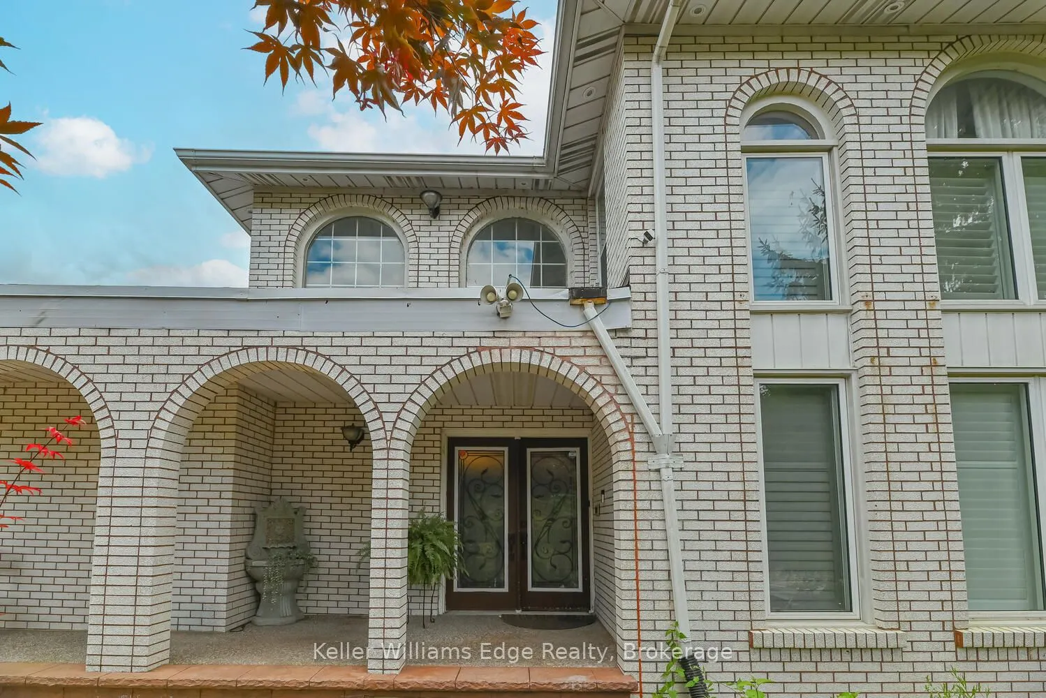282 Book Road E