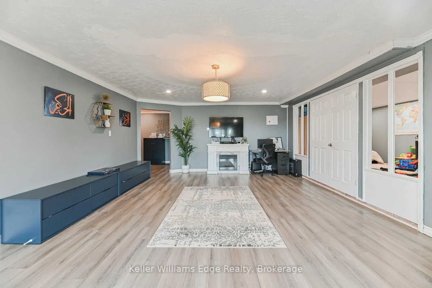 282 Book Road E