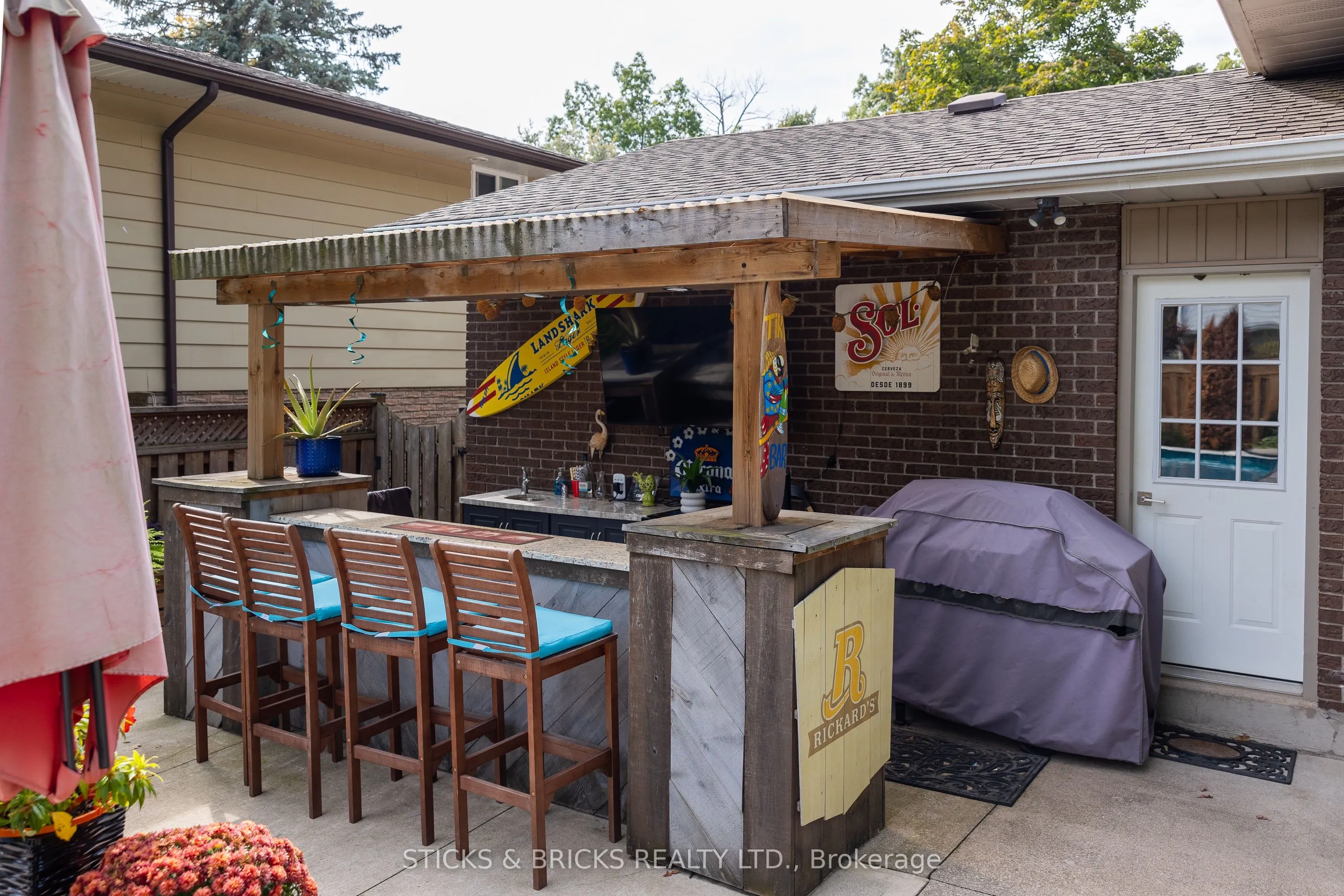 2530 Dorchester Road
