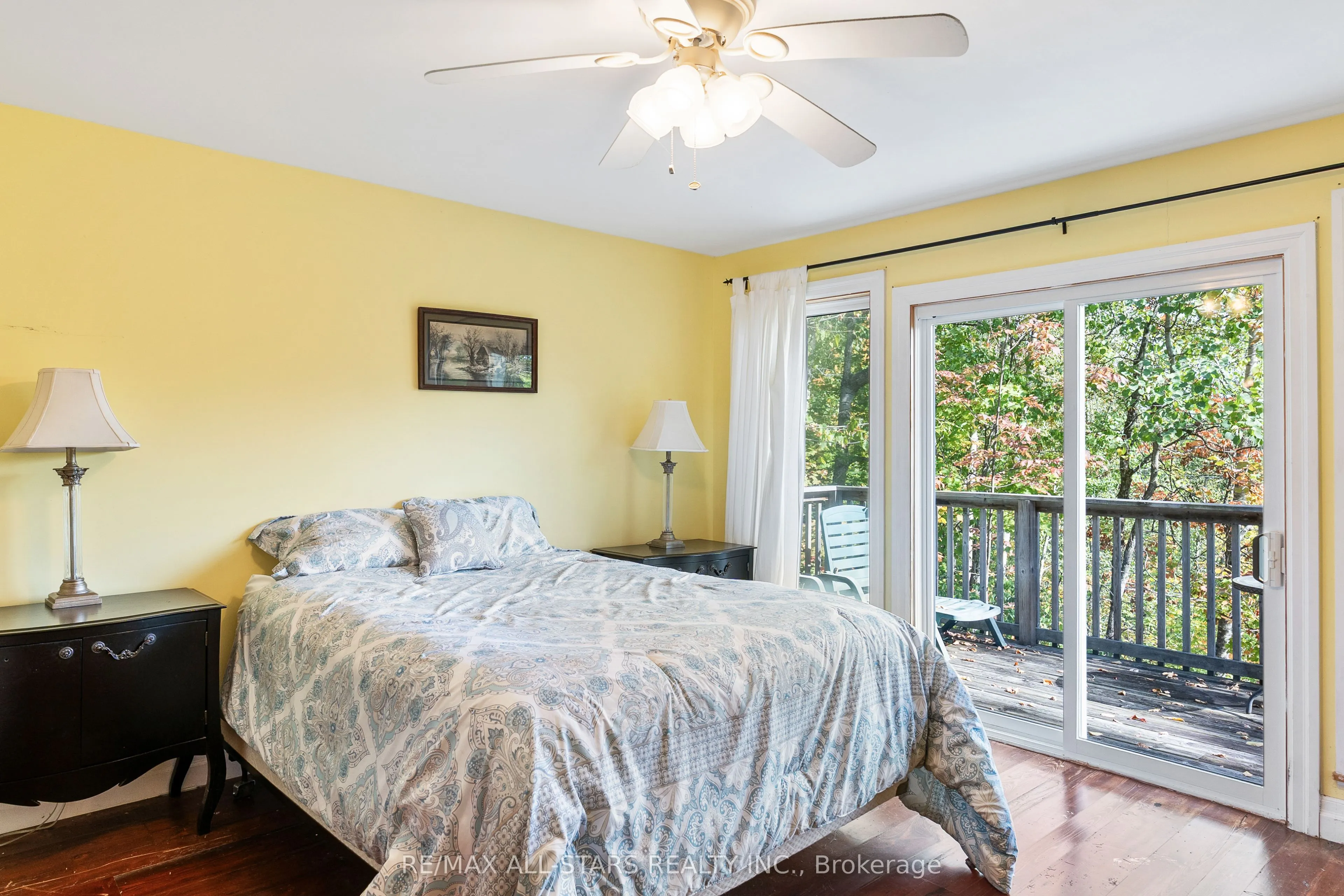 1142 English Circle