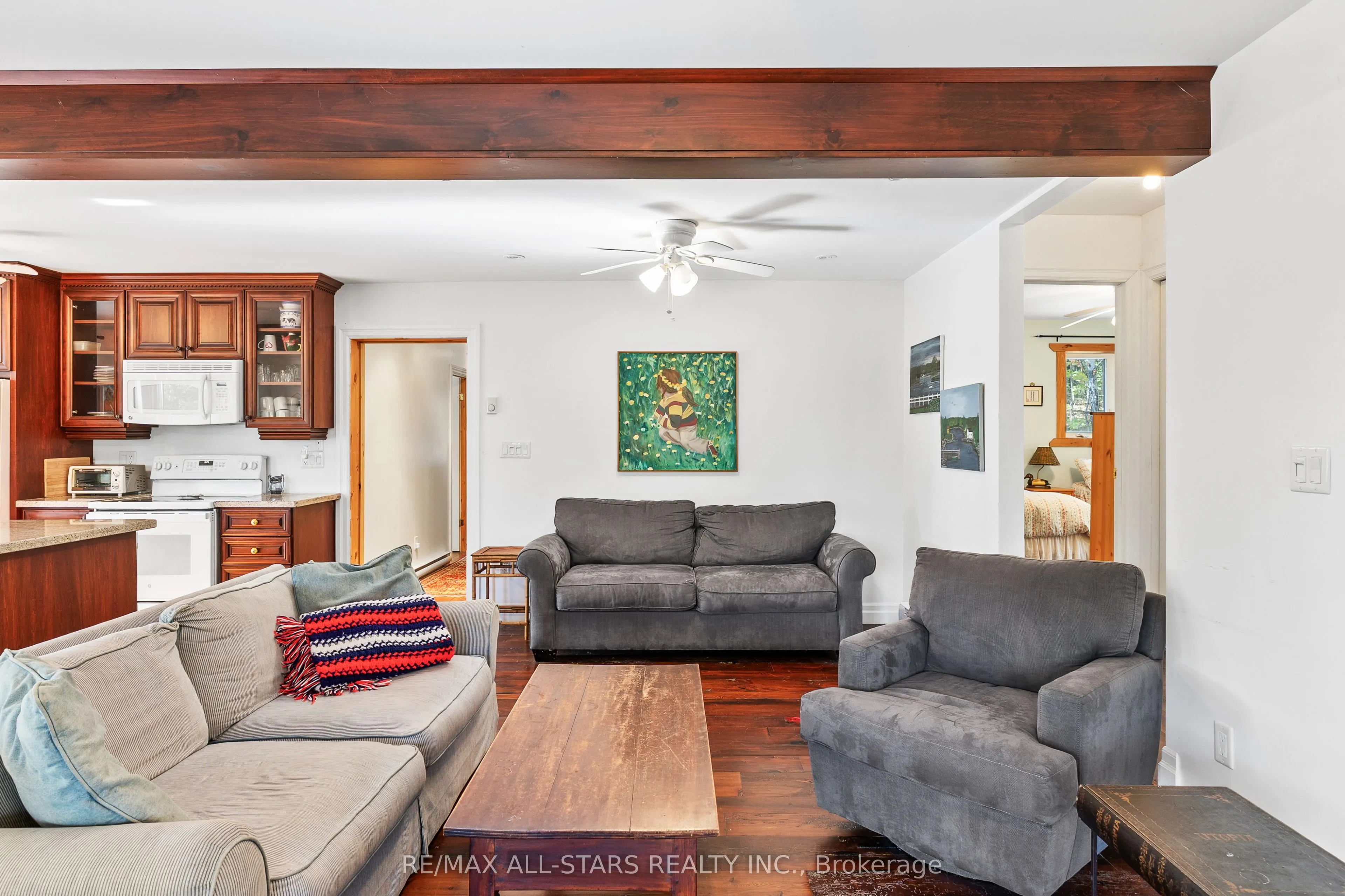 1142 English Circle