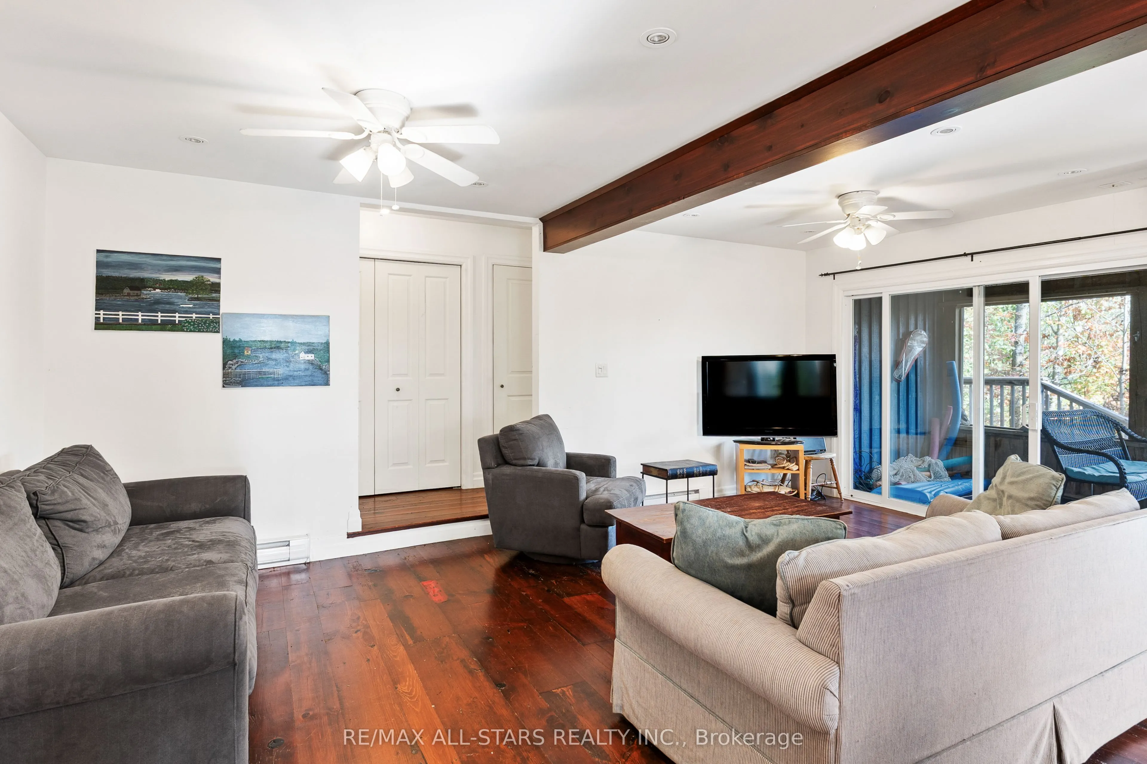 1142 English Circle