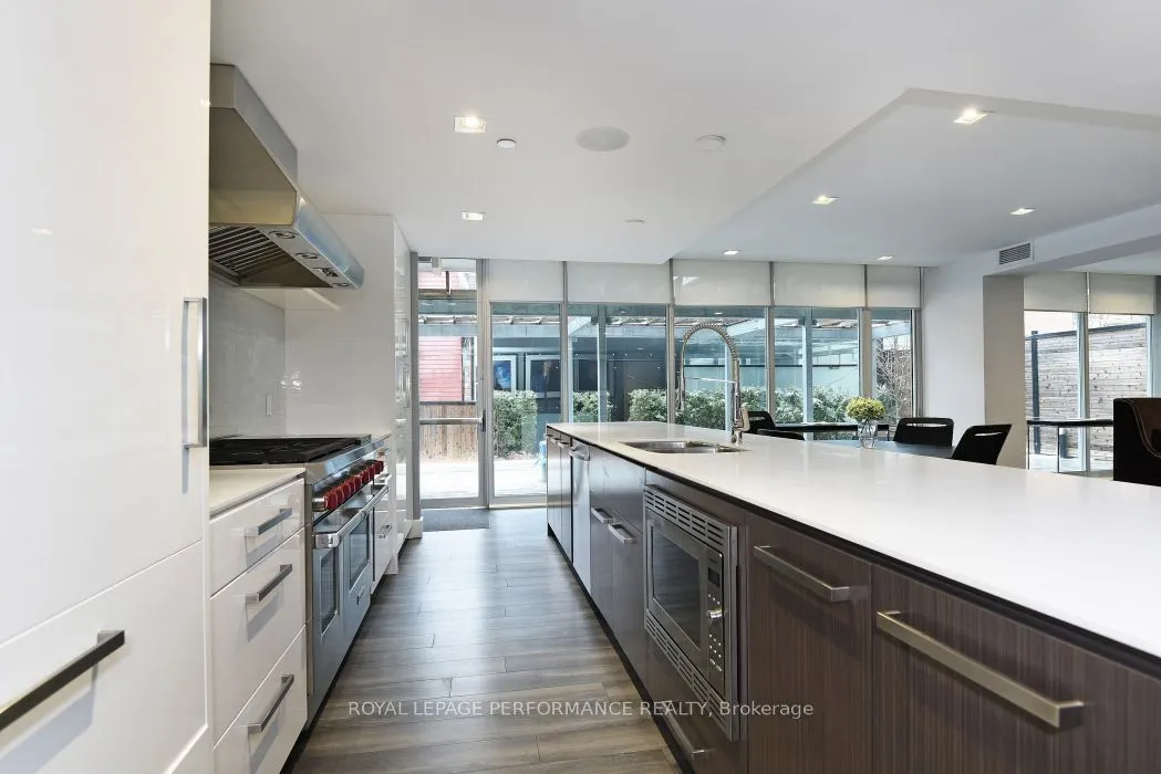 300 Lisgar Street, #702
