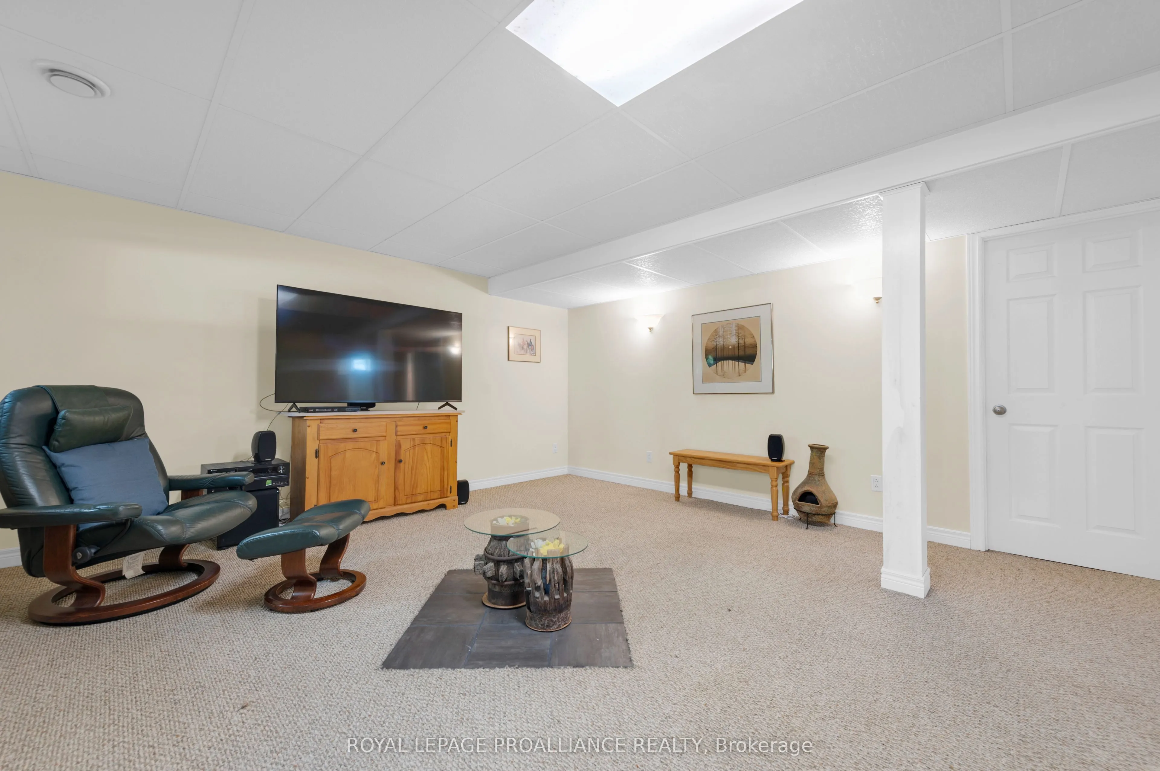 21289 Loyalist Parkway