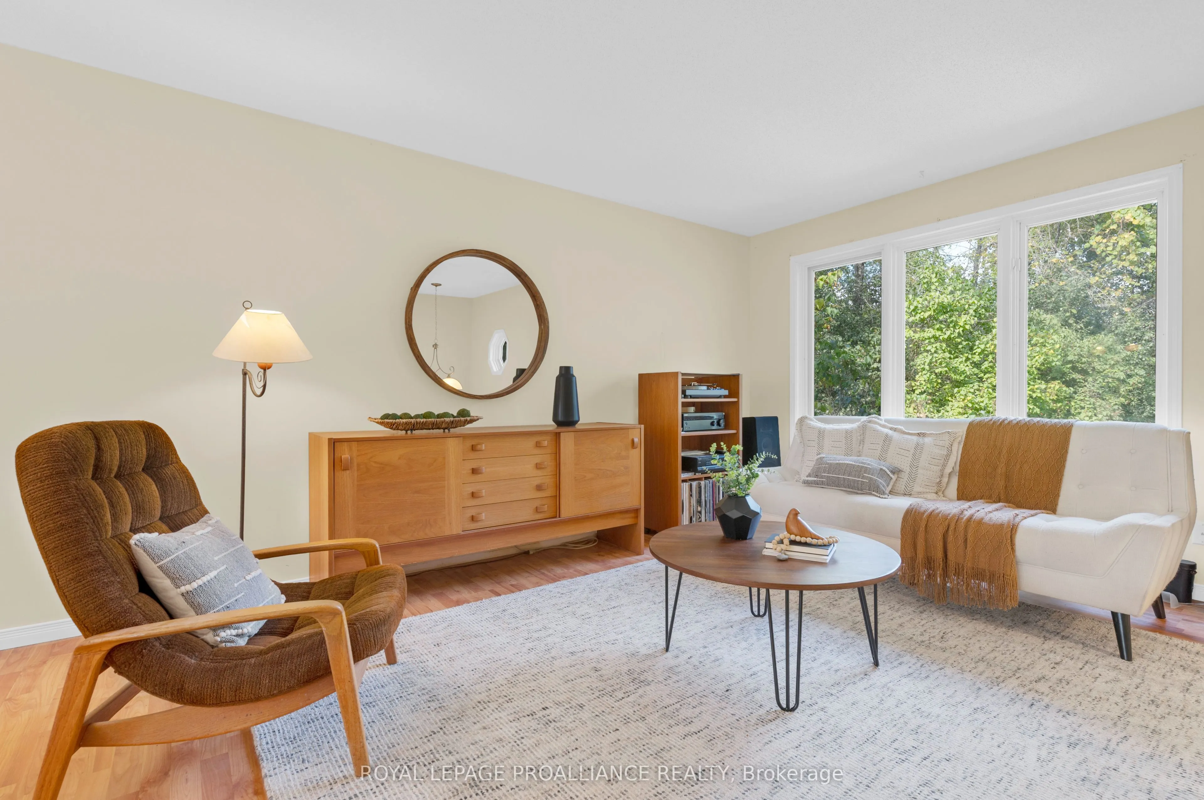 21289 Loyalist Parkway
