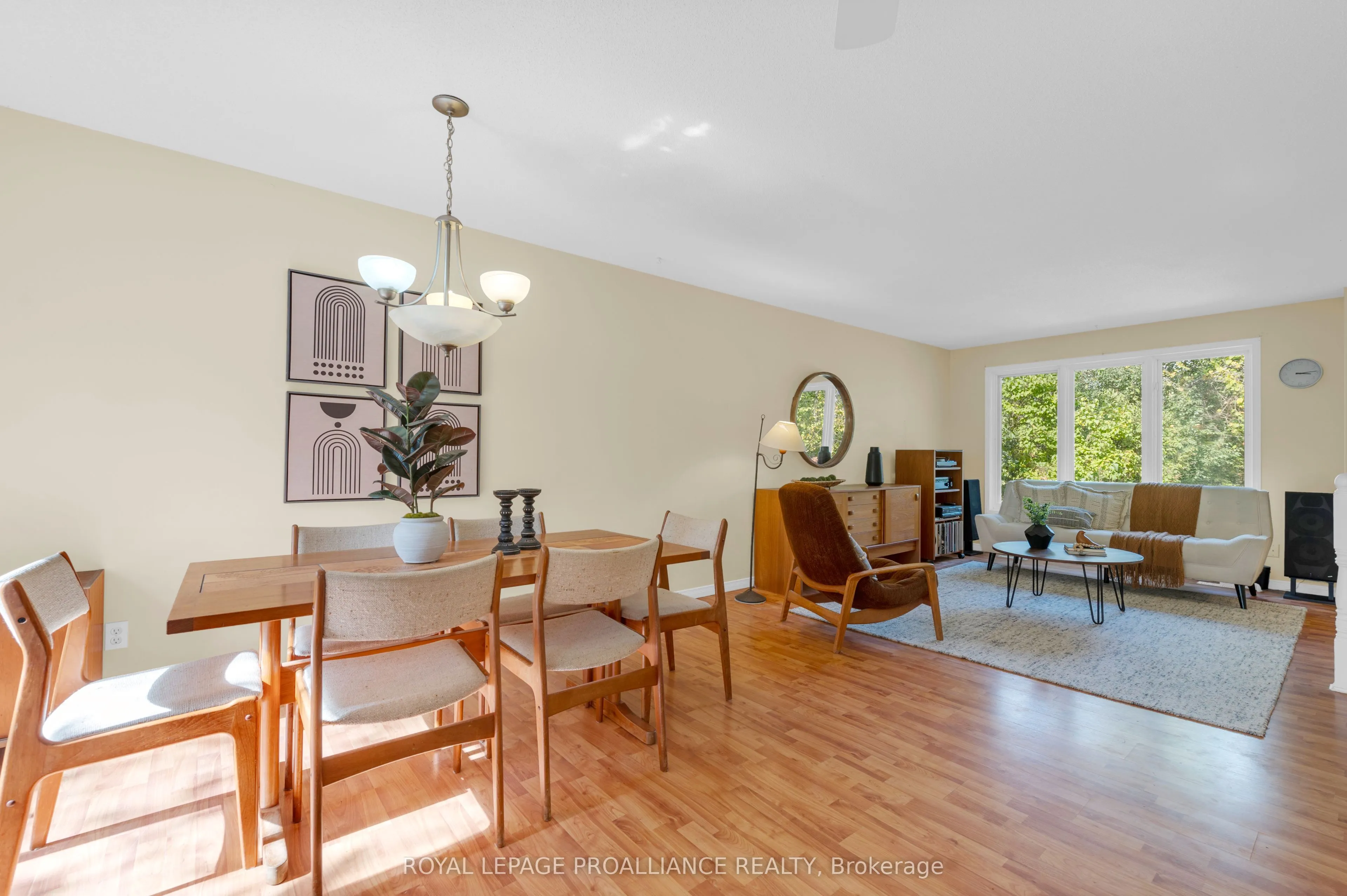 21289 Loyalist Parkway