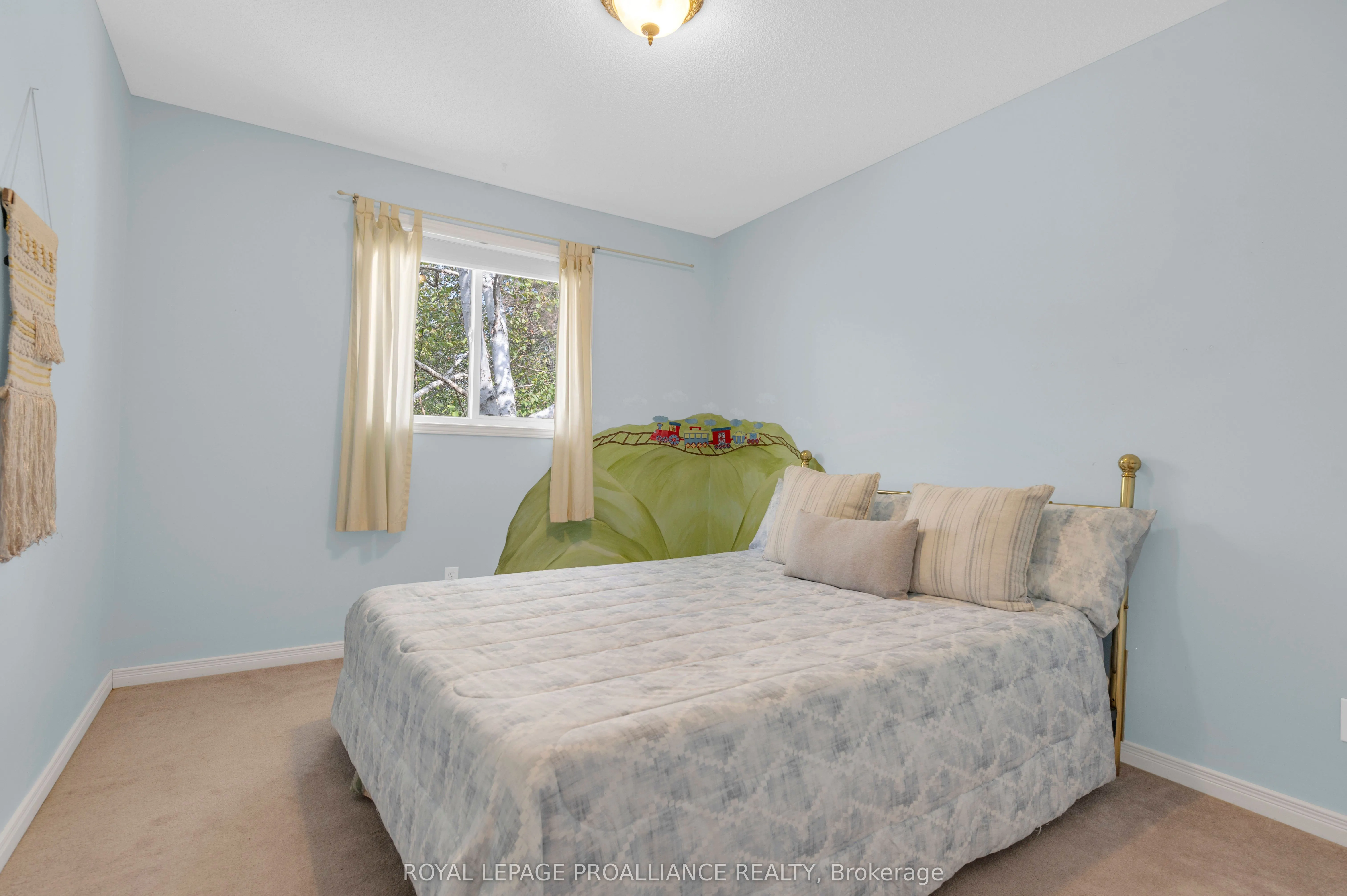21289 Loyalist Parkway