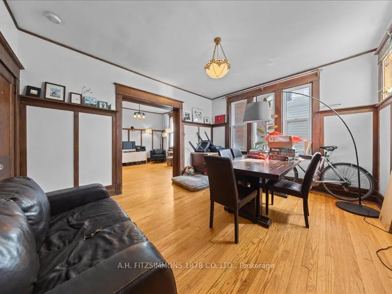 18-20 Woodlawn Avenue