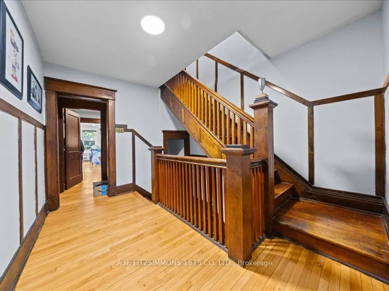 18-20 Woodlawn Avenue