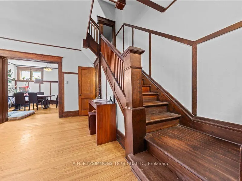 18-20 Woodlawn Avenue