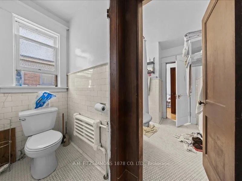18-20 Woodlawn Avenue