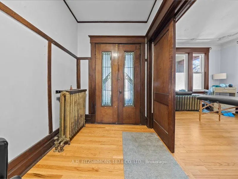 18-20 Woodlawn Avenue