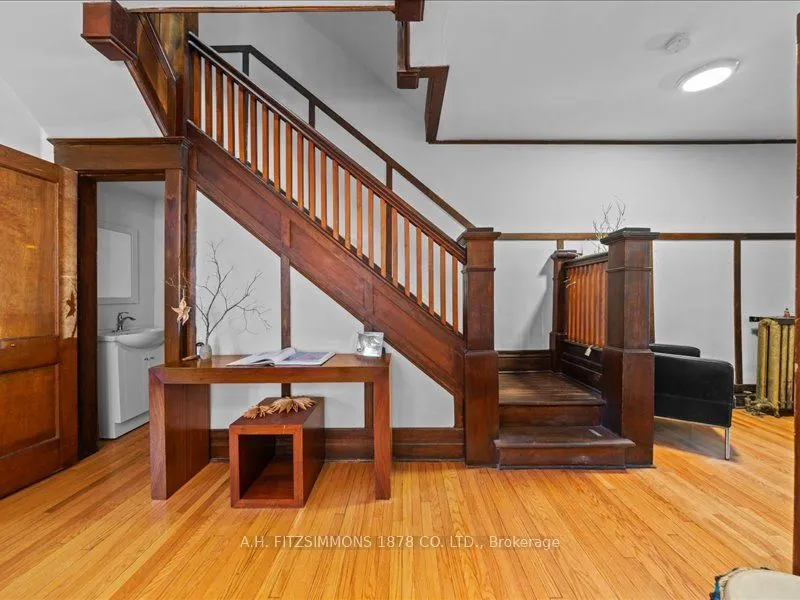 18-20 Woodlawn Avenue