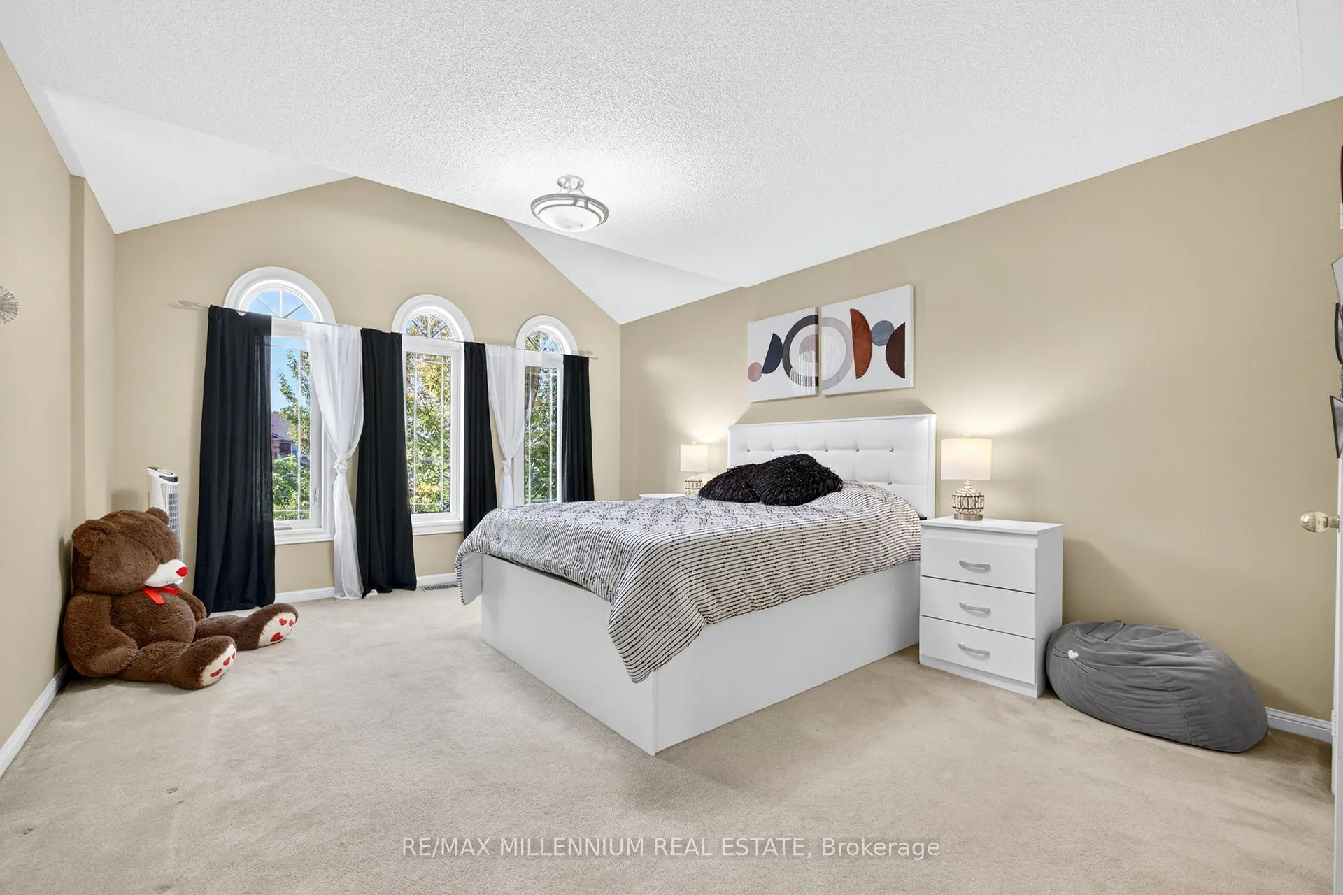 52 Canning Crescent