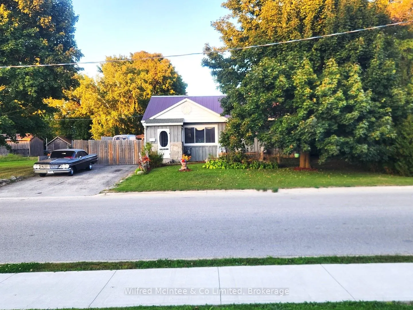 370 Foster Street