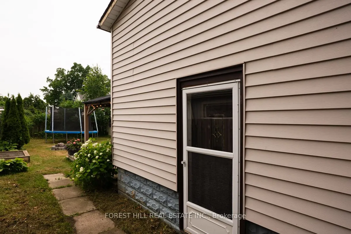 108 Cross Street E