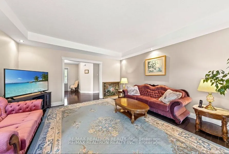 393 Nawautin Drive N