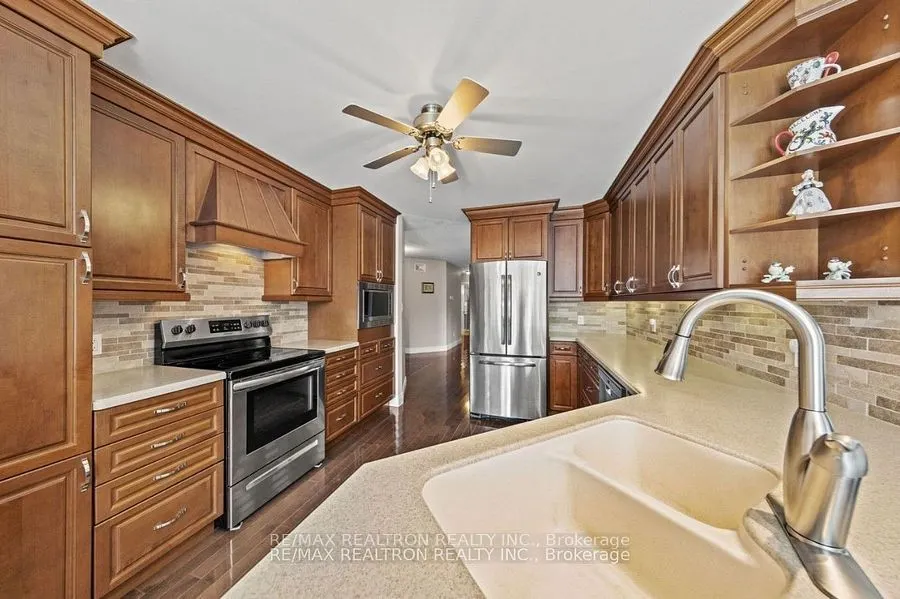 393 Nawautin Drive N