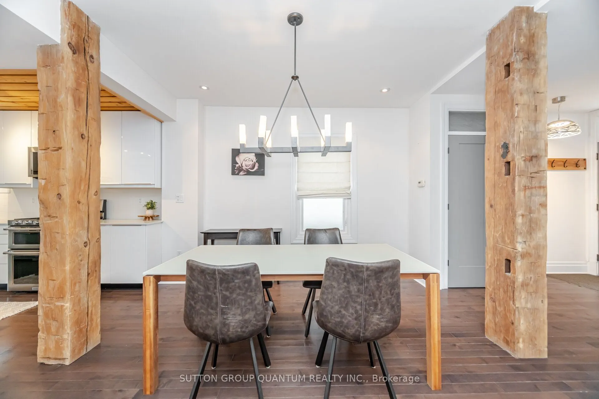 43 Woodbine Crescent E