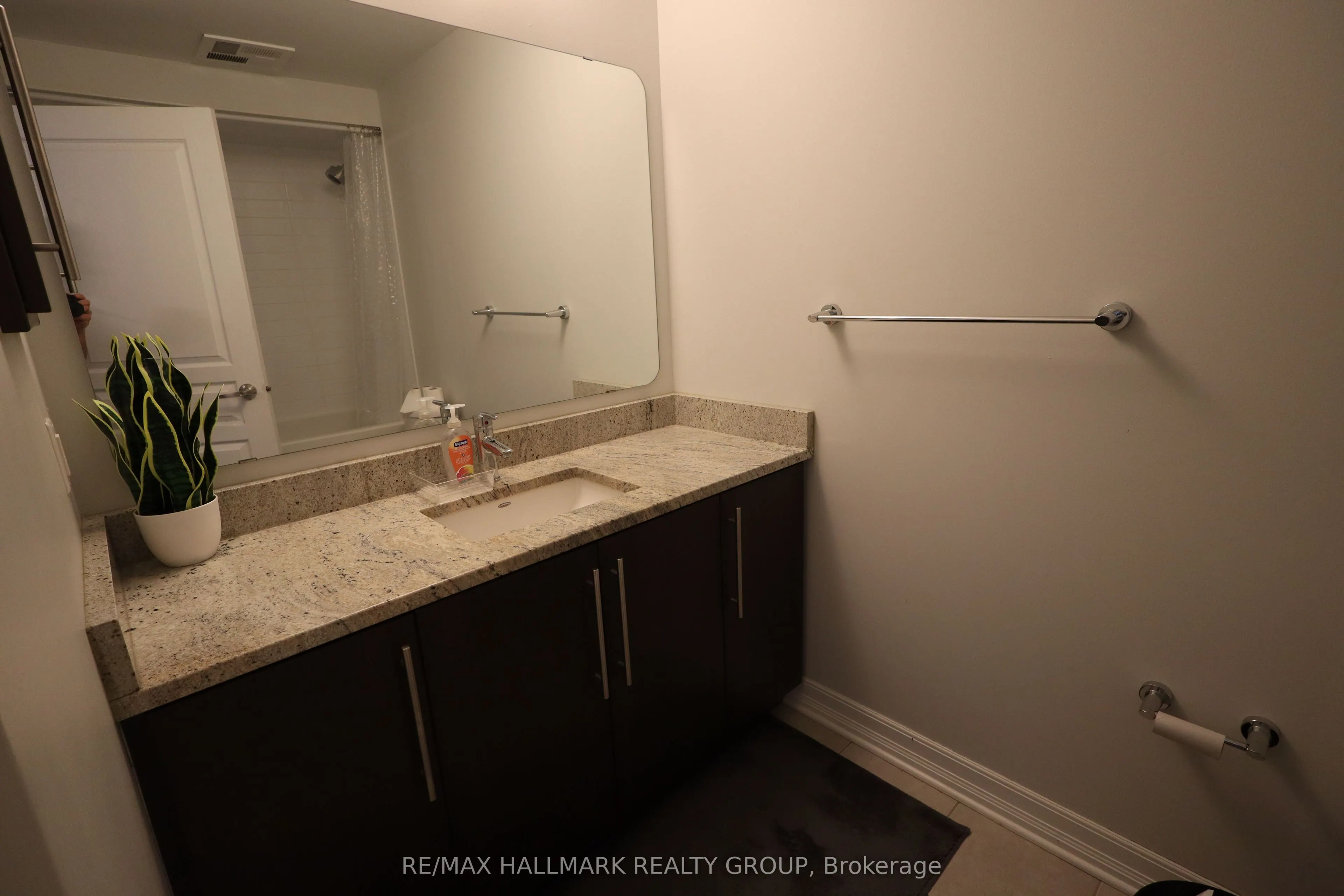 238 Besserer Street, #1109