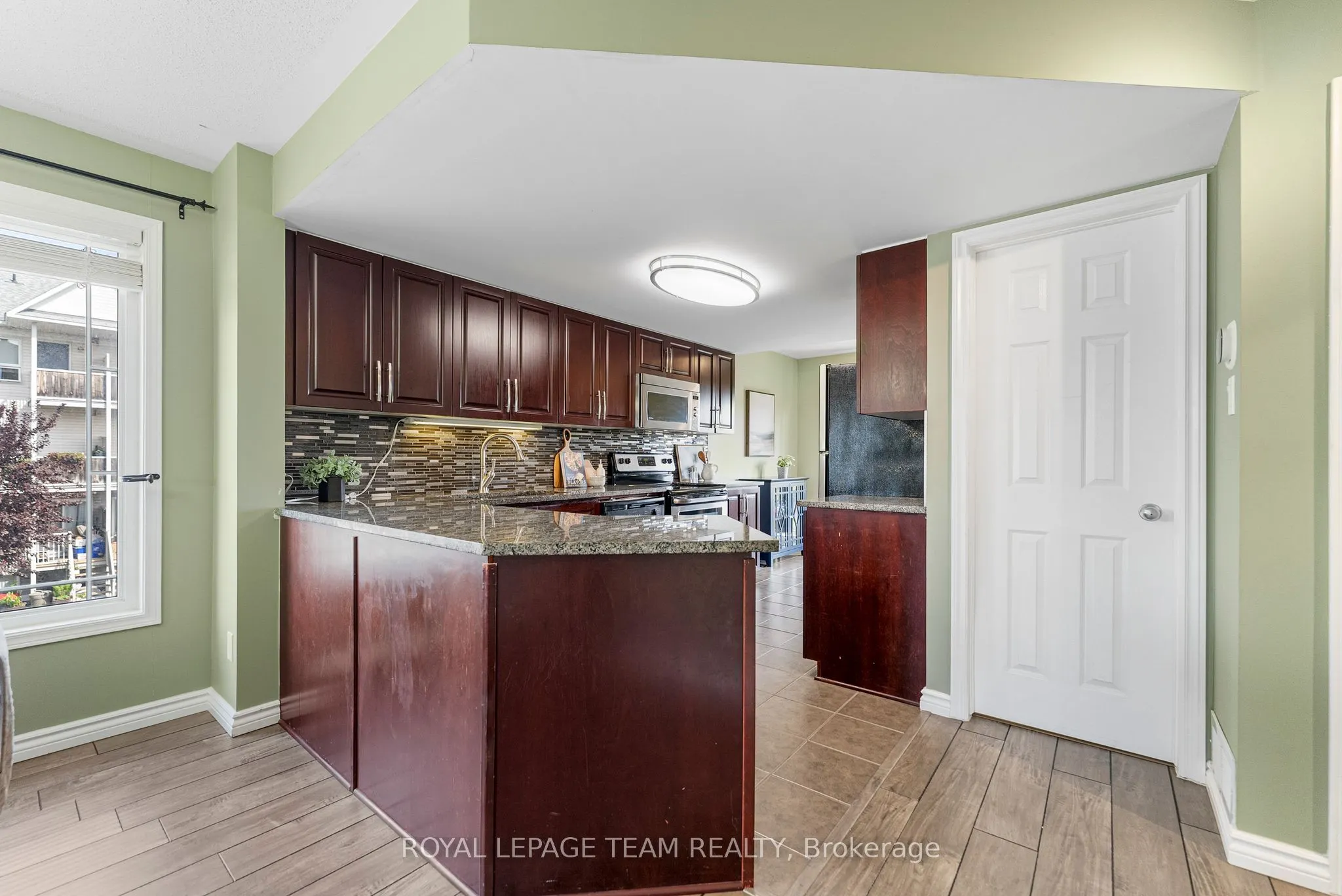368 Crownridge Drive, #24