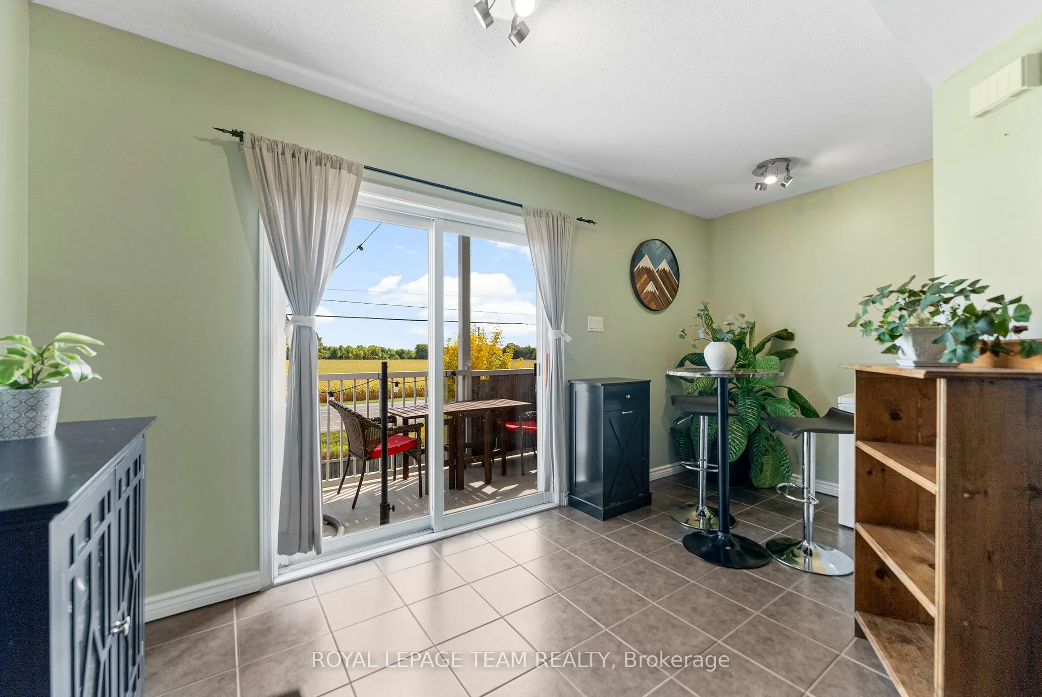 368 Crownridge Drive, #24