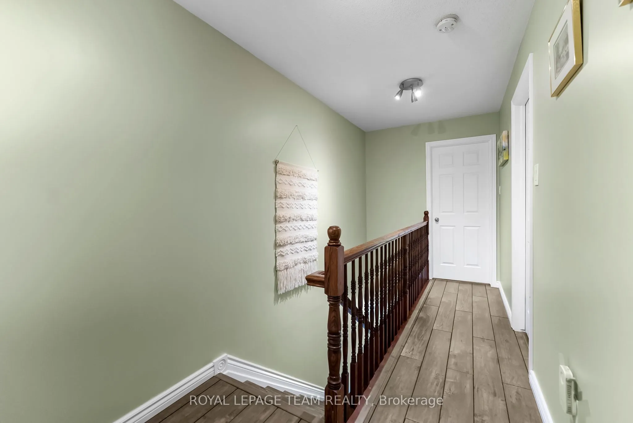 368 Crownridge Drive, #24