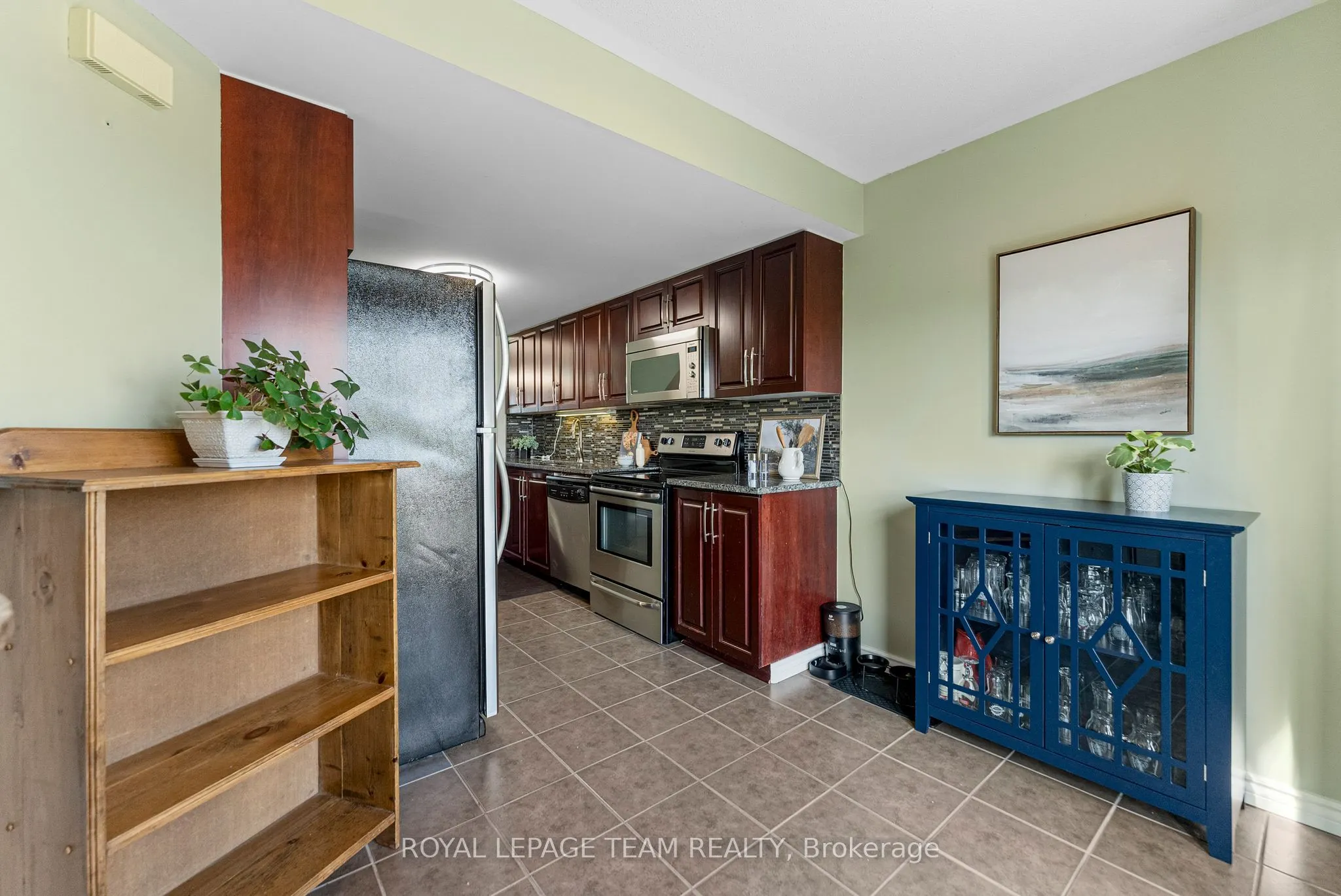 368 Crownridge Drive, #24