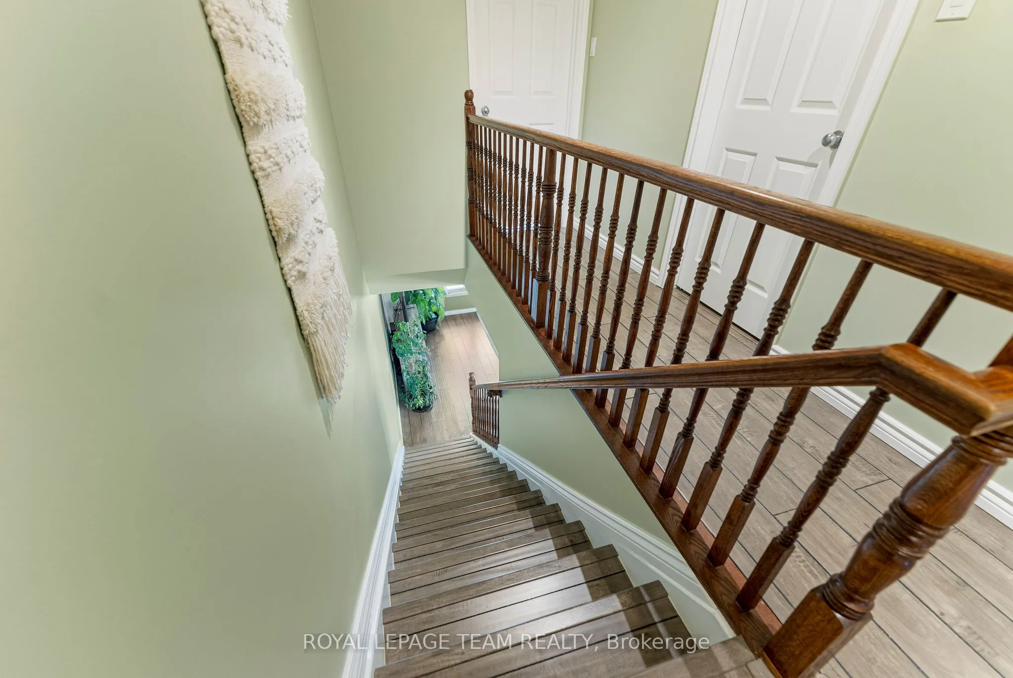 368 Crownridge Drive, #24